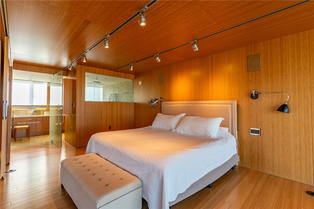 Pittsburgh, Pennsylvania, 15211, United States, 1 Bedroom Bedrooms, ,2 BathroomsBathrooms,Residential,For Sale,1981120