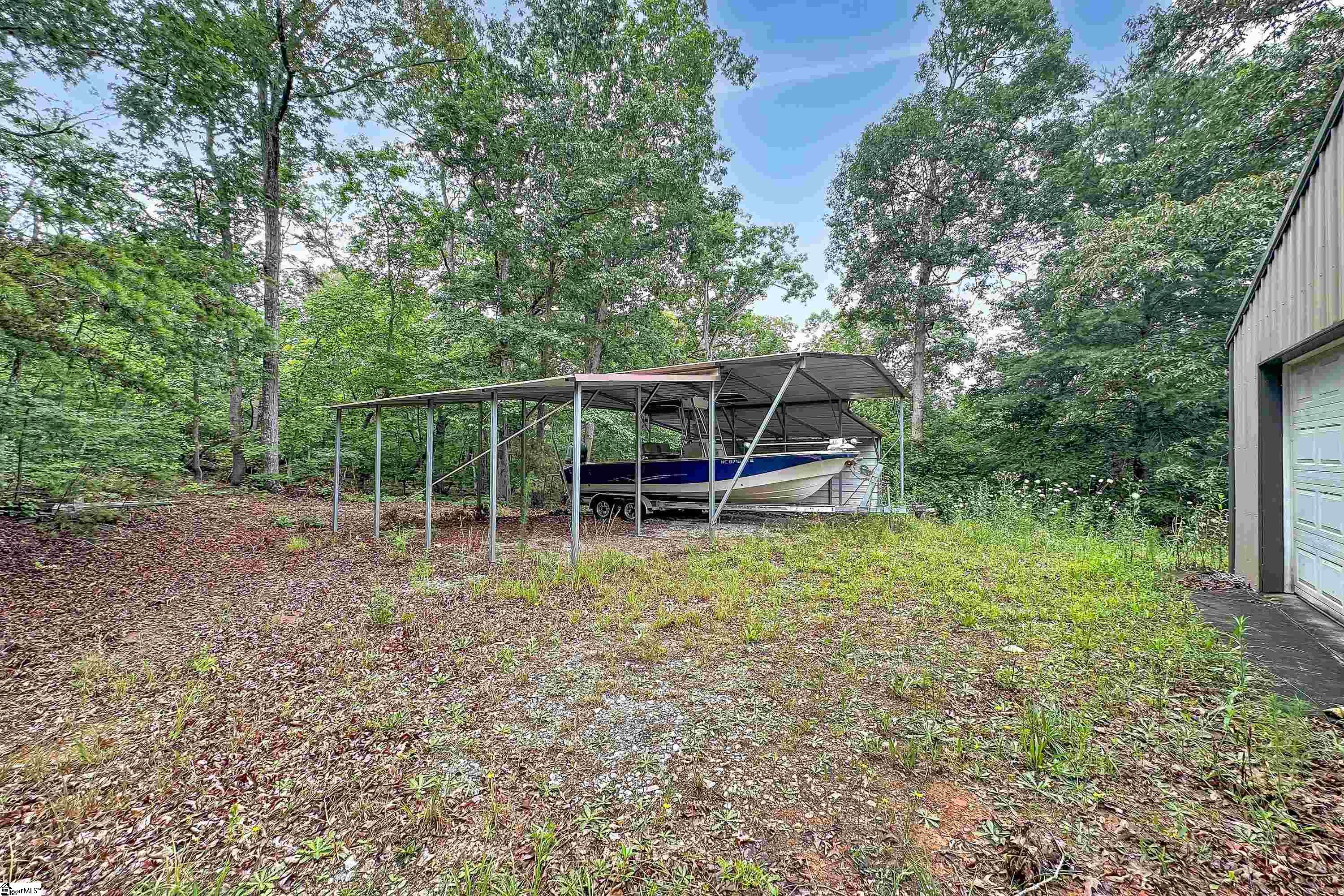 Landrum, South Carolina, 29356, United States, 5 Bedrooms Bedrooms, ,3 BathroomsBathrooms,Residential,For Sale,1868751