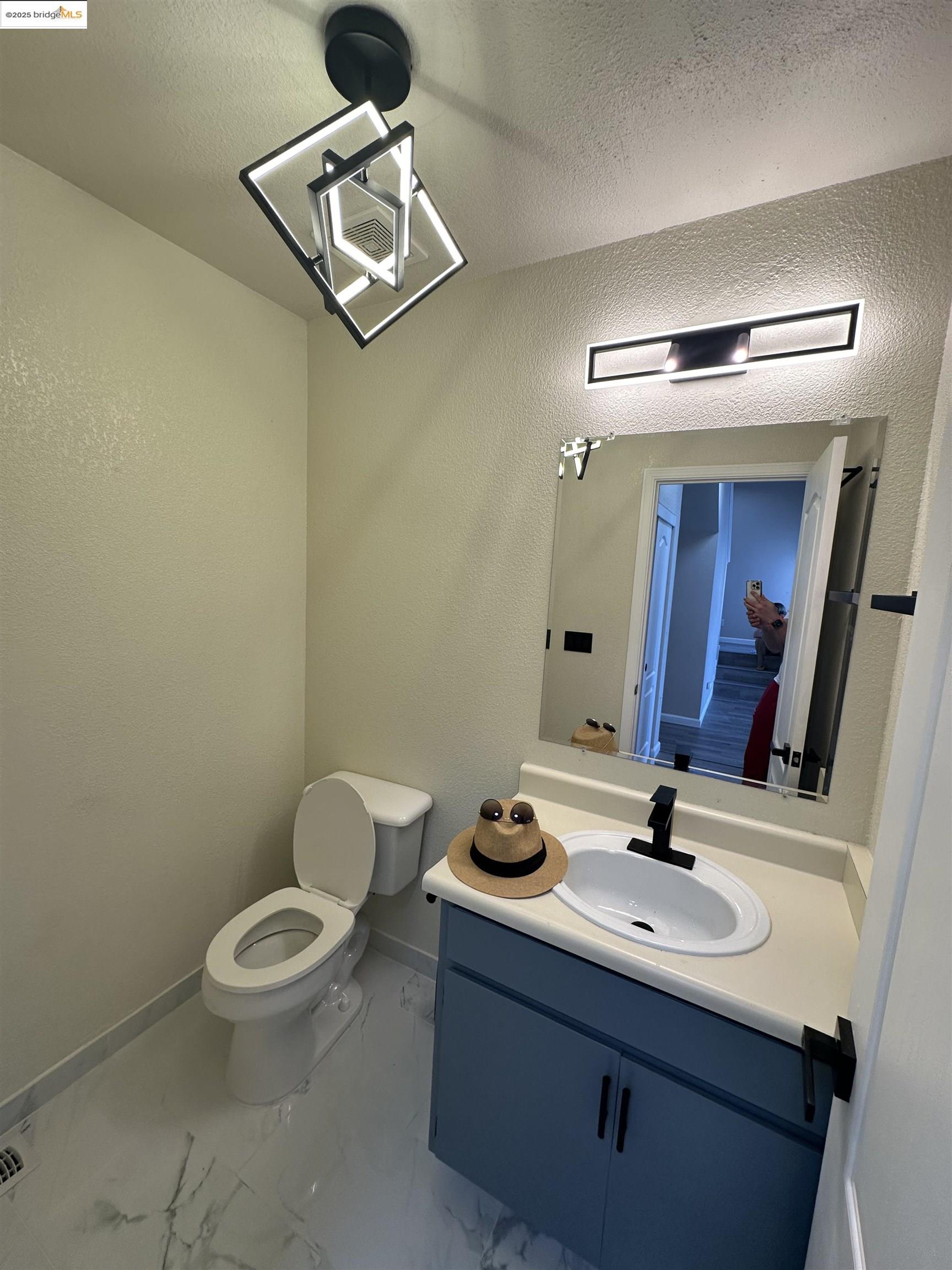 Vallejo, California, 94591, United States, ,Residential,For Sale,1940570