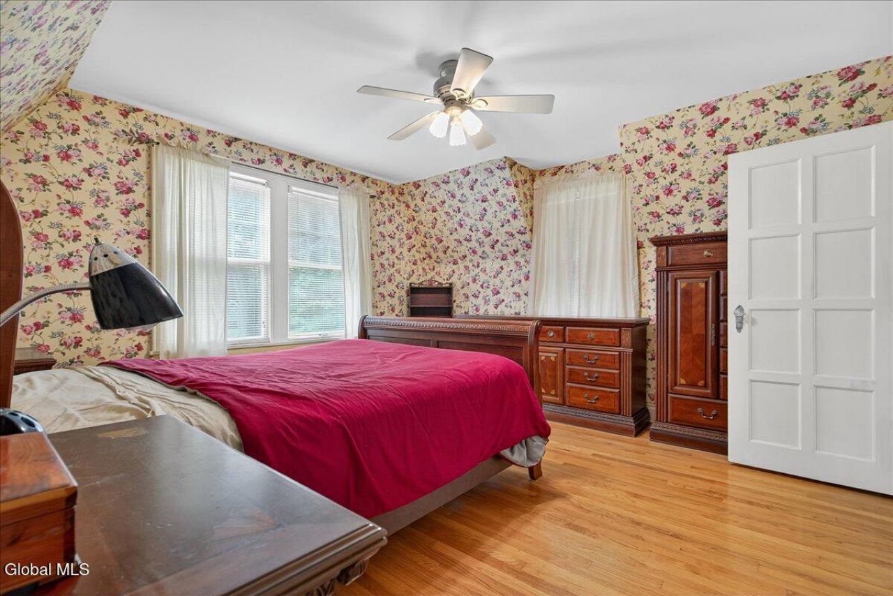 Schenectady, New York, 12309, United States, 5 Bedrooms Bedrooms, ,4 BathroomsBathrooms,Residential,For Sale,1938536