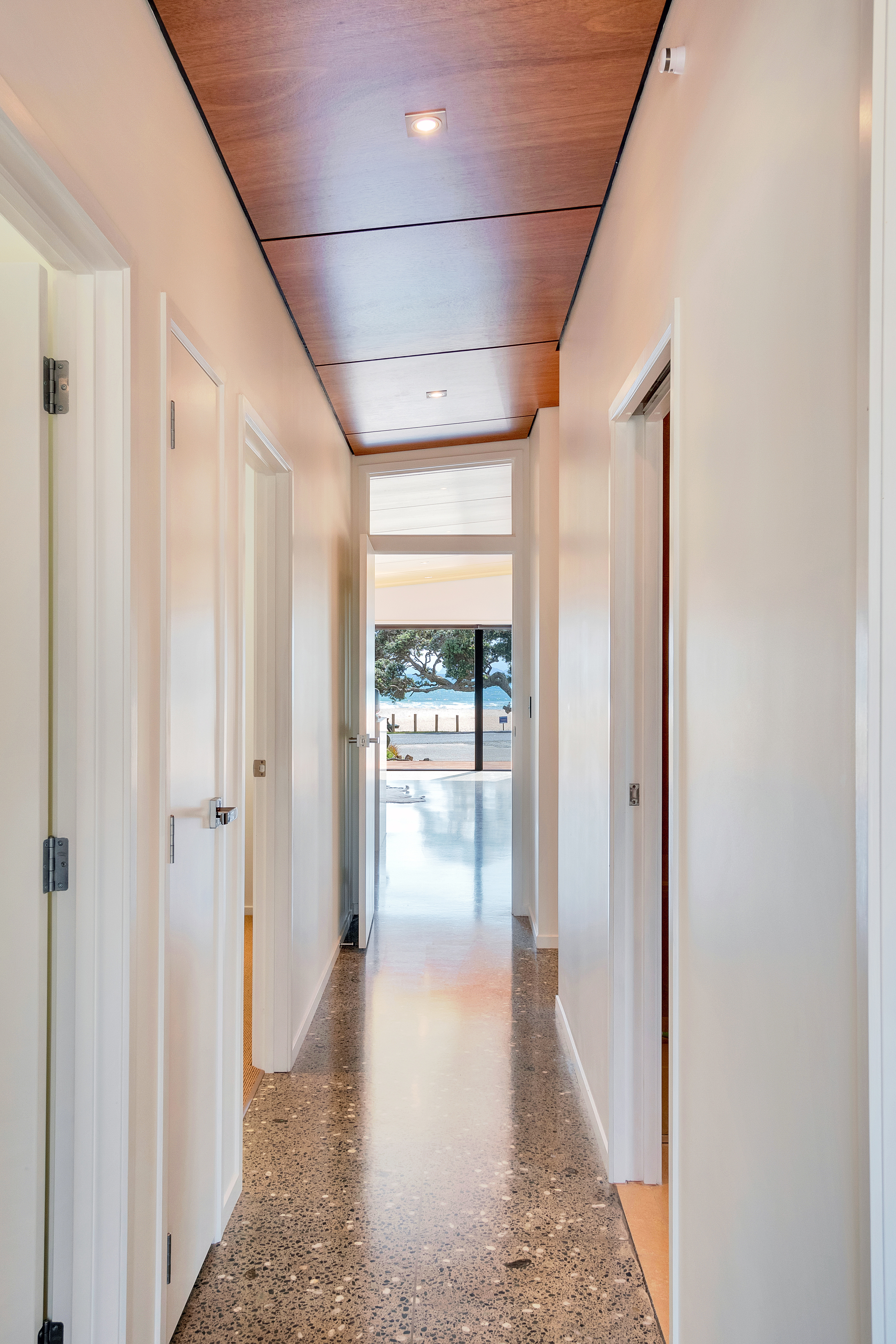  1212 Cove Road, Langs Beach - 物件實景