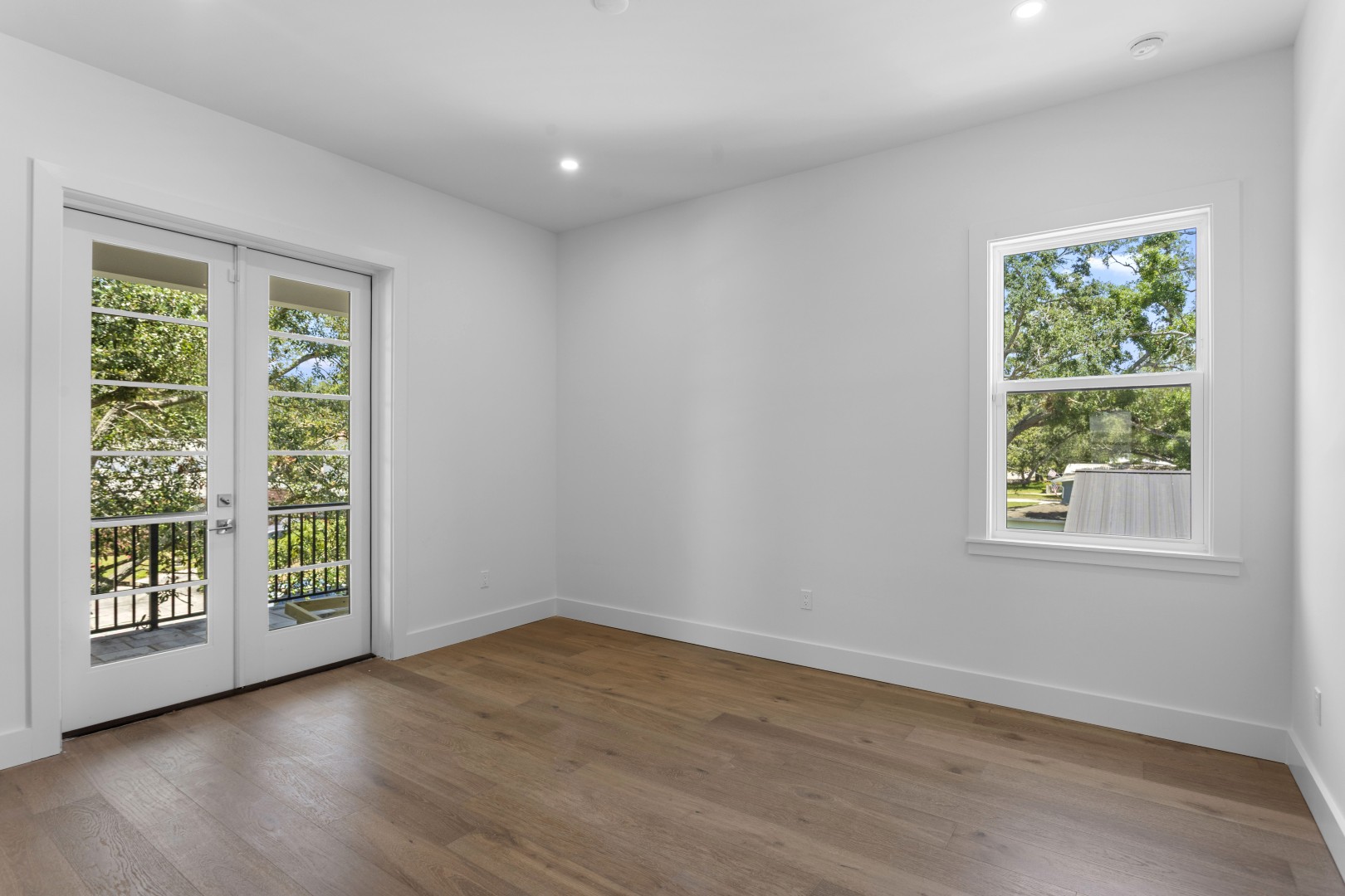 Tampa, Florida, 33611, United States, 6 Bedrooms Bedrooms, ,6 BathroomsBathrooms,Residential,For Sale,1981634