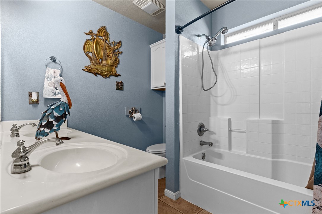 Gatesville, Texas, 76528, United States, 4 Bedrooms Bedrooms, ,2 BathroomsBathrooms,Residential,For Sale,1889930
