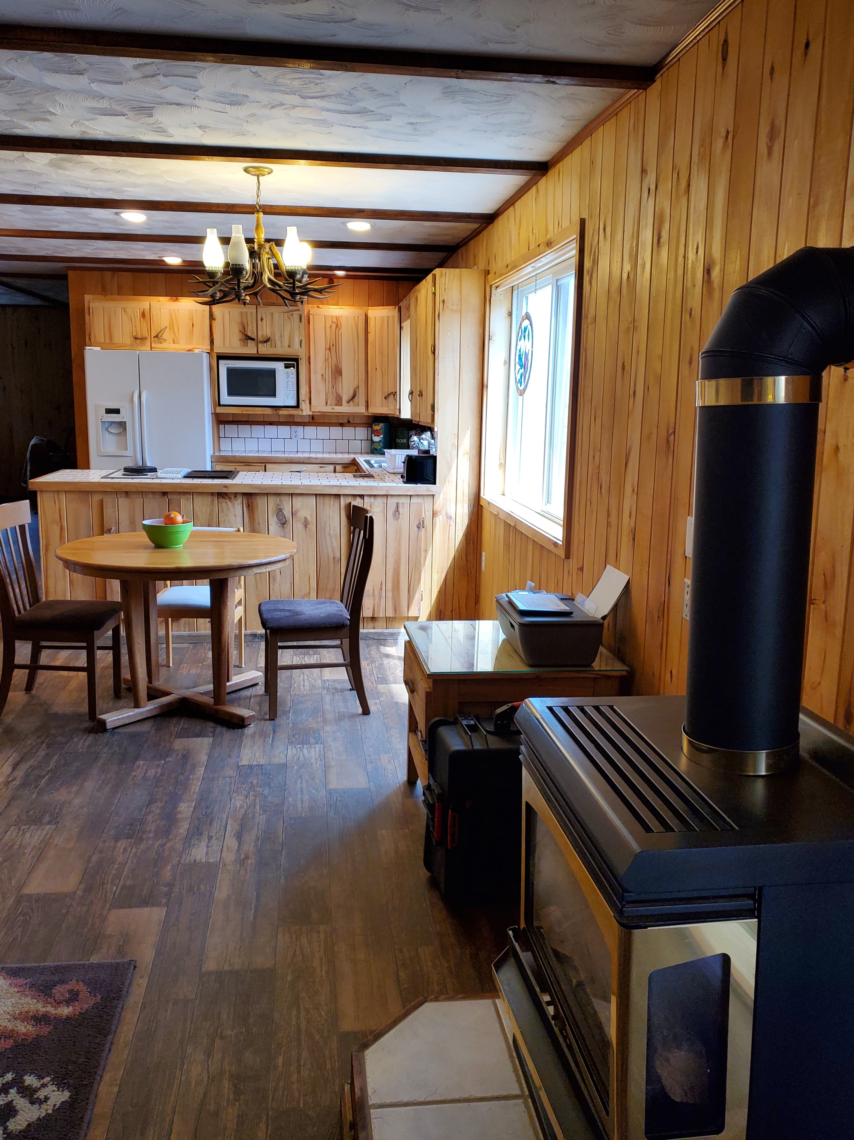 Dillon, Montana, 59725, United States, 3 Bedrooms Bedrooms, ,2 BathroomsBathrooms,Residential,For Sale,1944810