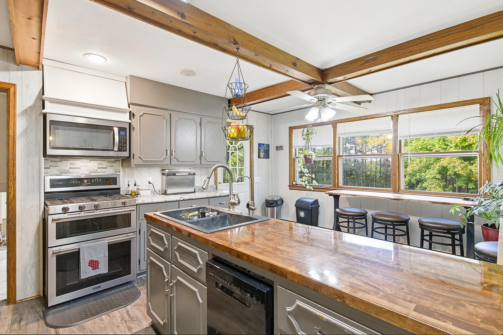 Jefferson, Wisconsin, 53549, United States, 4 Bedrooms Bedrooms, ,2 BathroomsBathrooms,Residential,For Sale,1973075