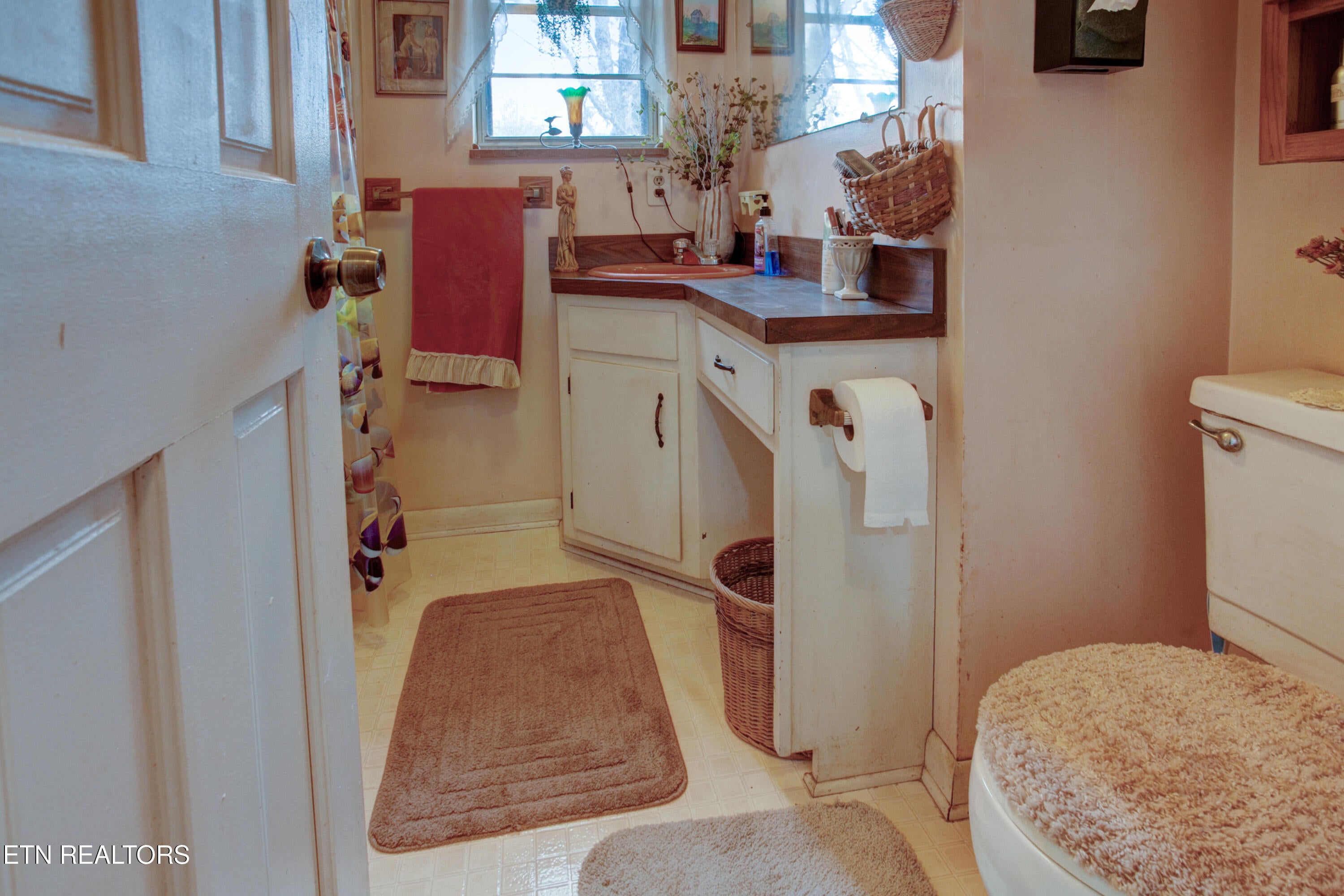 Maryville, Tennessee, 37801, United States, 3 Bedrooms Bedrooms, ,4 BathroomsBathrooms,Residential,For Sale,1994360