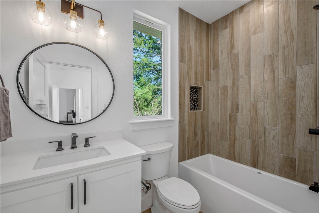 Franklin, Texas, 77856, United States, 4 Bedrooms Bedrooms, ,4 BathroomsBathrooms,Residential,For Sale,1973792