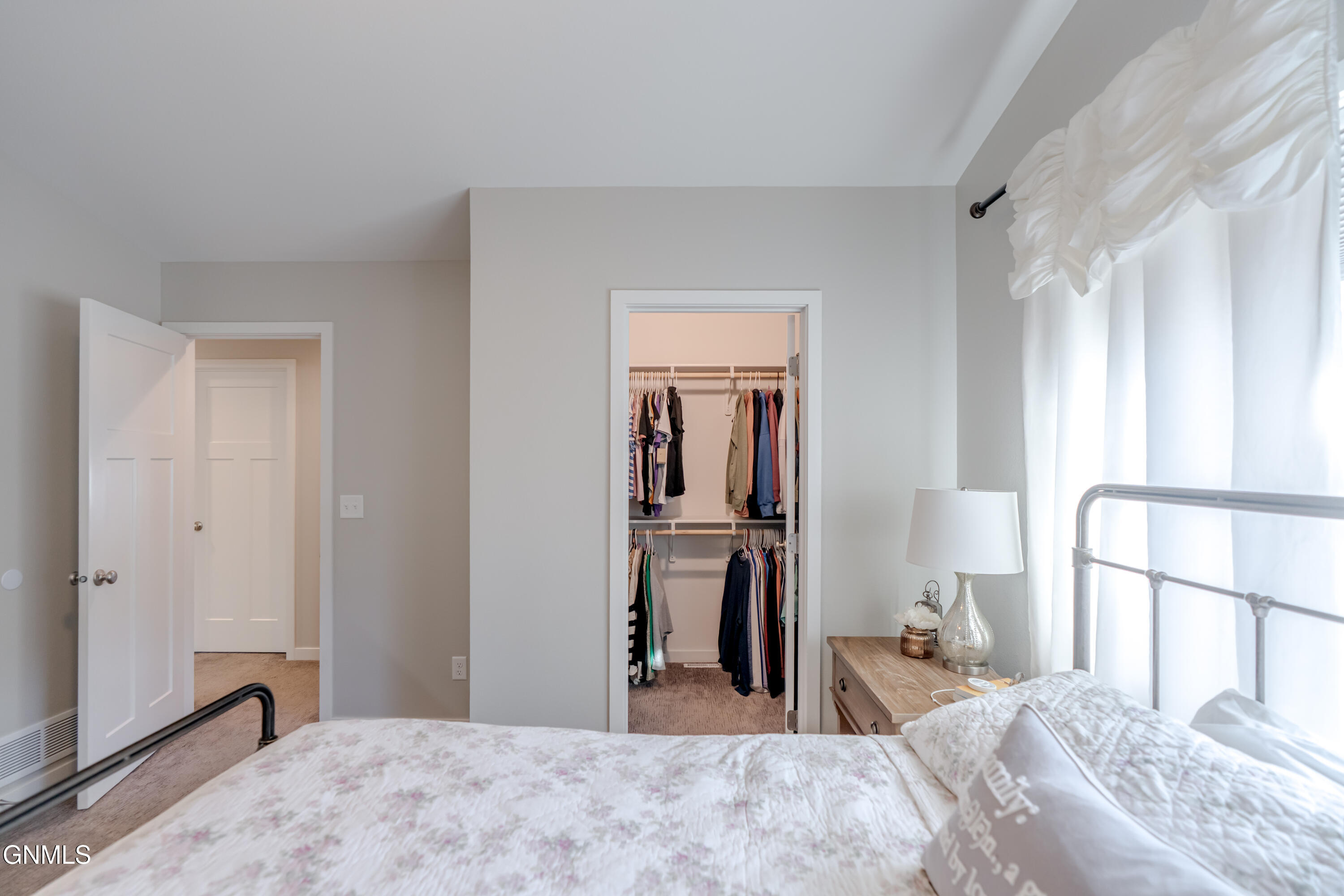 Bismarck, North Dakota, 58504, United States, 5 Bedrooms Bedrooms, ,2 BathroomsBathrooms,Residential,For Sale,1986096