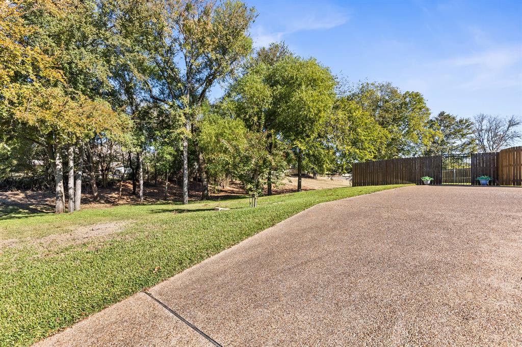 Waco, Texas, 76708, United States, 4 Bedrooms Bedrooms, ,4 BathroomsBathrooms,Residential,For Sale,1989175