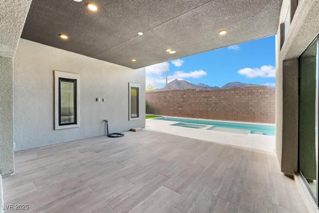 Las Vegas, Nevada, 89138, United States, 4 Bedrooms Bedrooms, ,4 BathroomsBathrooms,Residential,For Sale,1981768