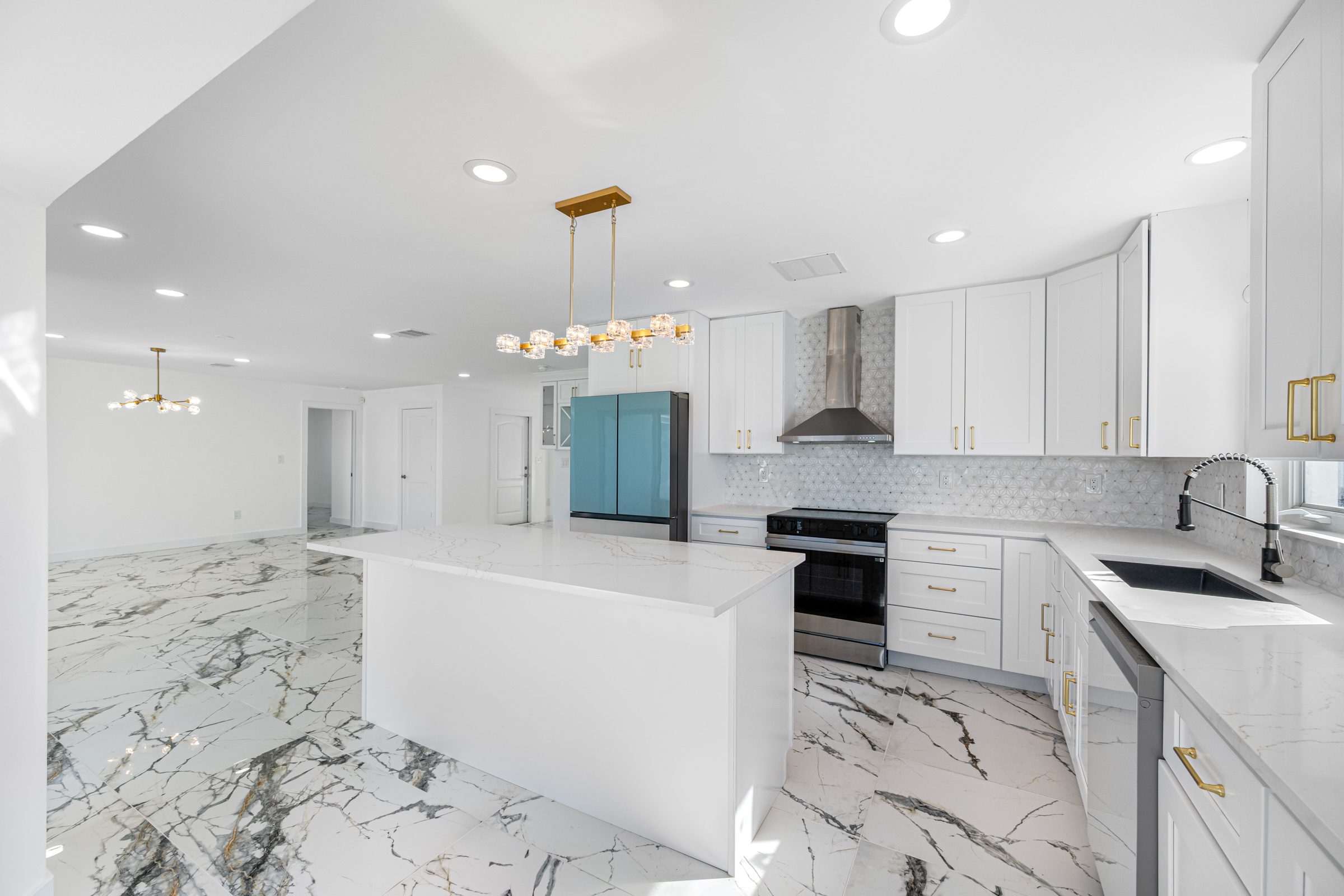 Treasure Island, Florida, 33706, United States, 3 Bedrooms Bedrooms, ,2 BathroomsBathrooms,Residential,For Sale,1990386