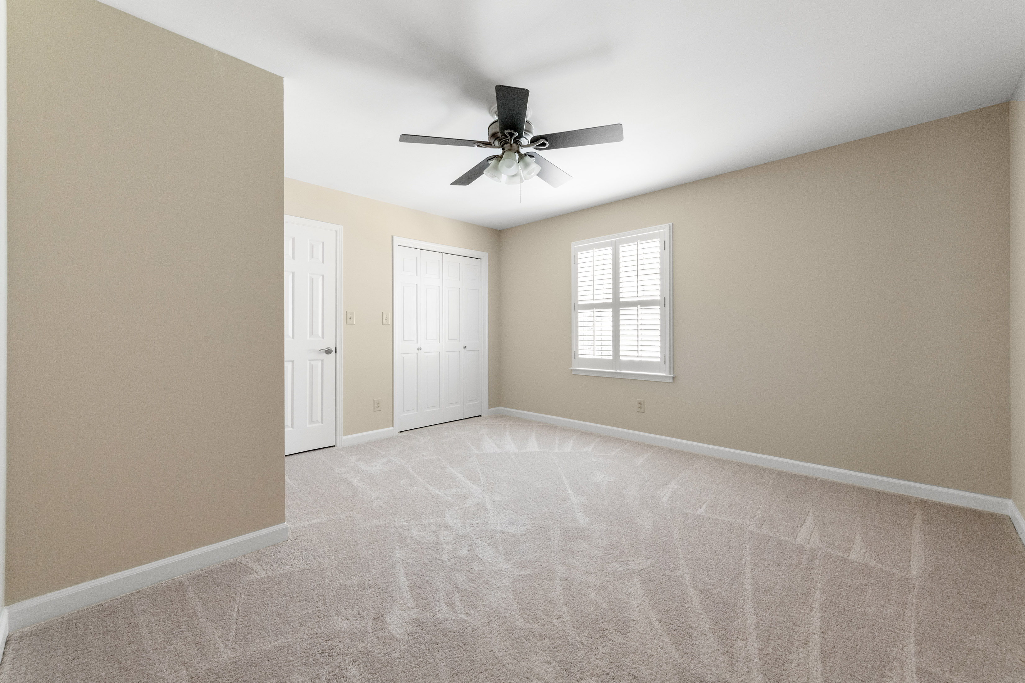  Beautifully Reimagined and Meticulously Maintained Home - 物件實景