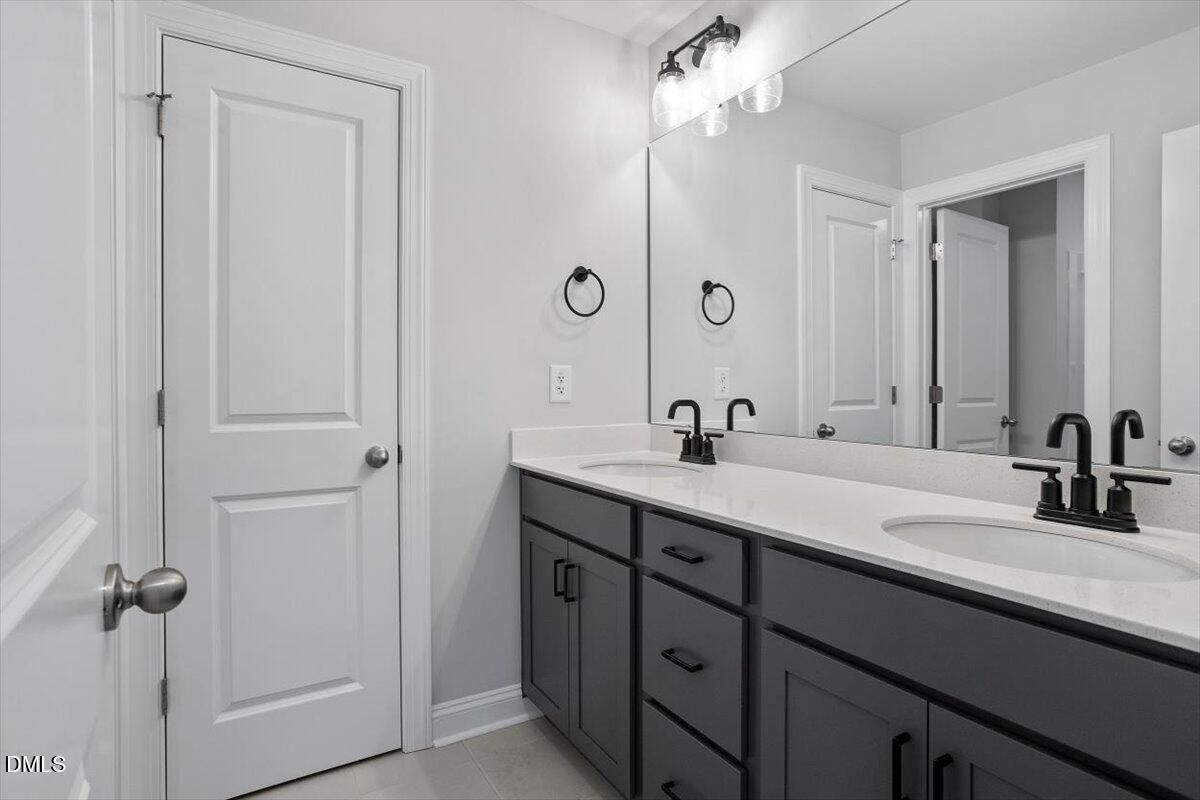 Fuquay Varina, North Carolina, 27526, United States, 5 Bedrooms Bedrooms, ,3 BathroomsBathrooms,Residential,For Sale,1973834