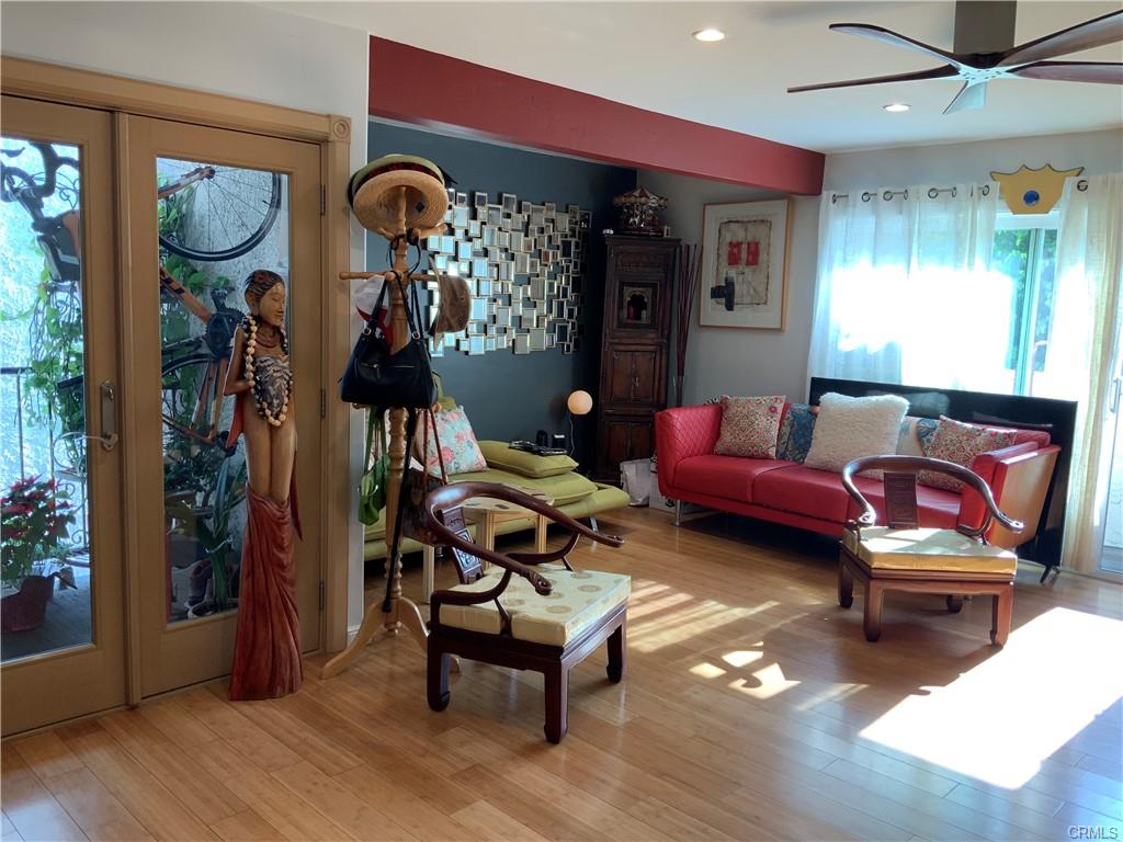 Glendale, California, 91203, United States, 1 Bedroom Bedrooms, ,1 BathroomBathrooms,Residential,For Sale,1969295