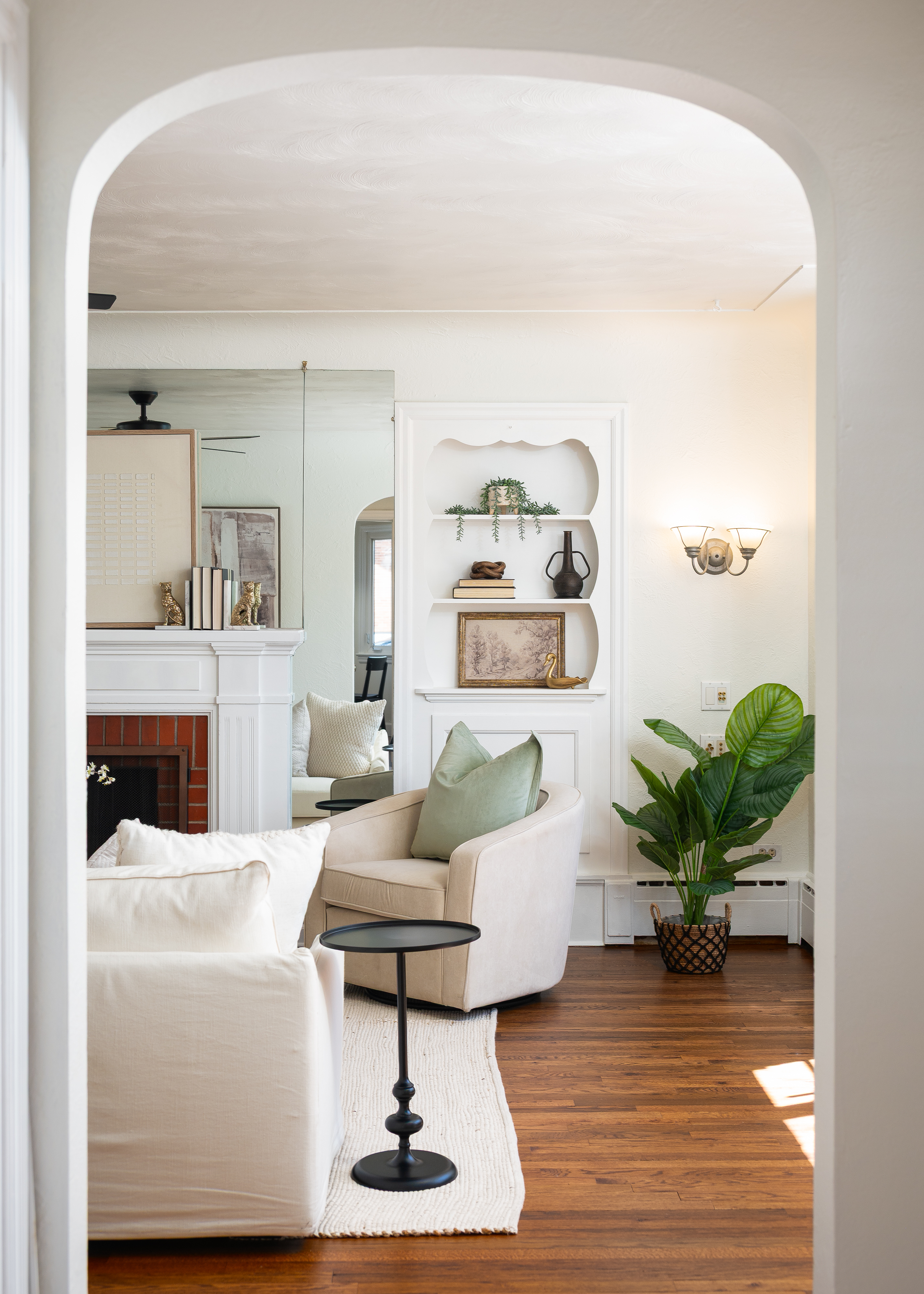 Discover Timeless Mid-Century Character Paired with Thoughtful Updates - 物件實景