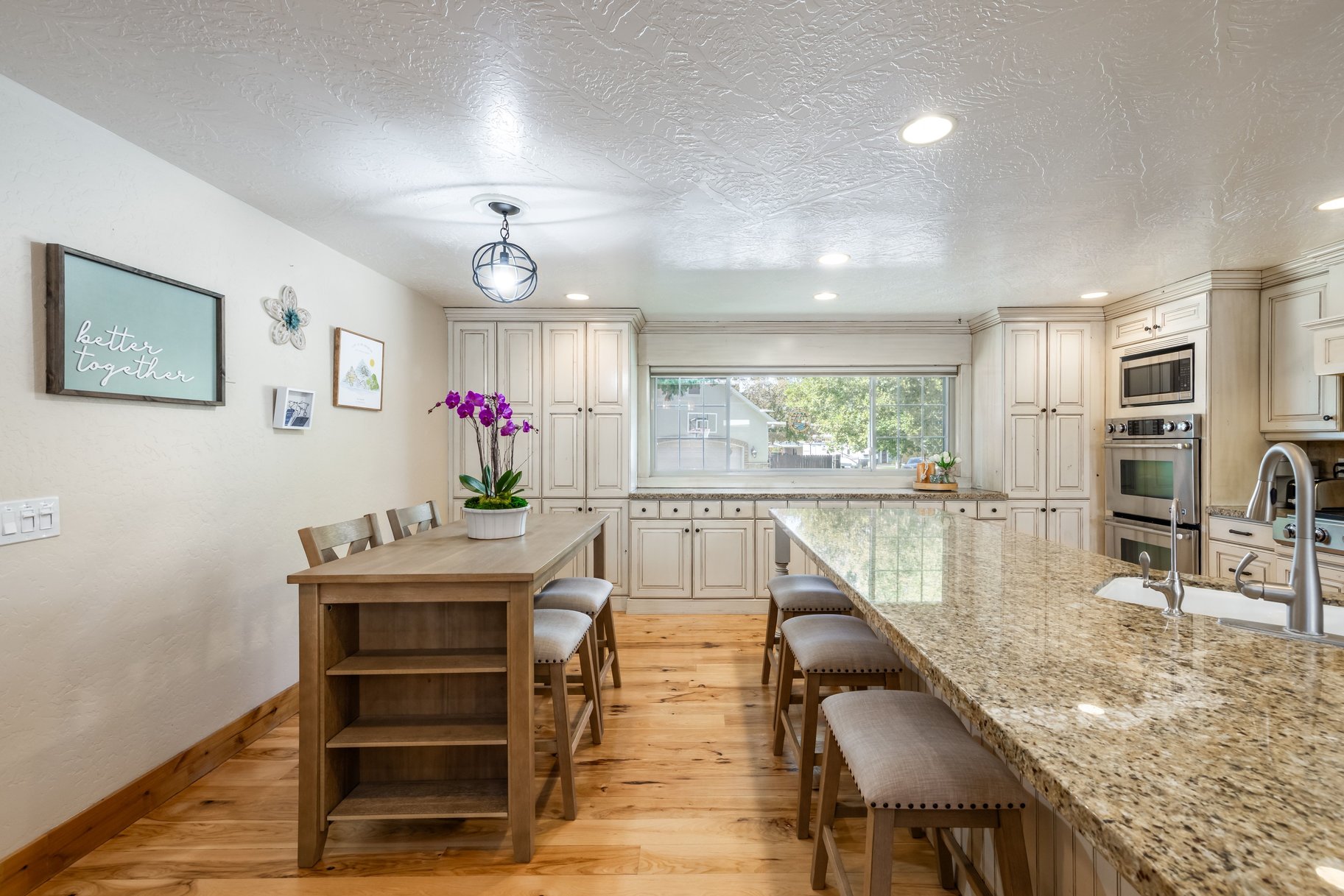  East Millcreek Living with New Saltwater Pool & Entertaining Spaces - 物件實景