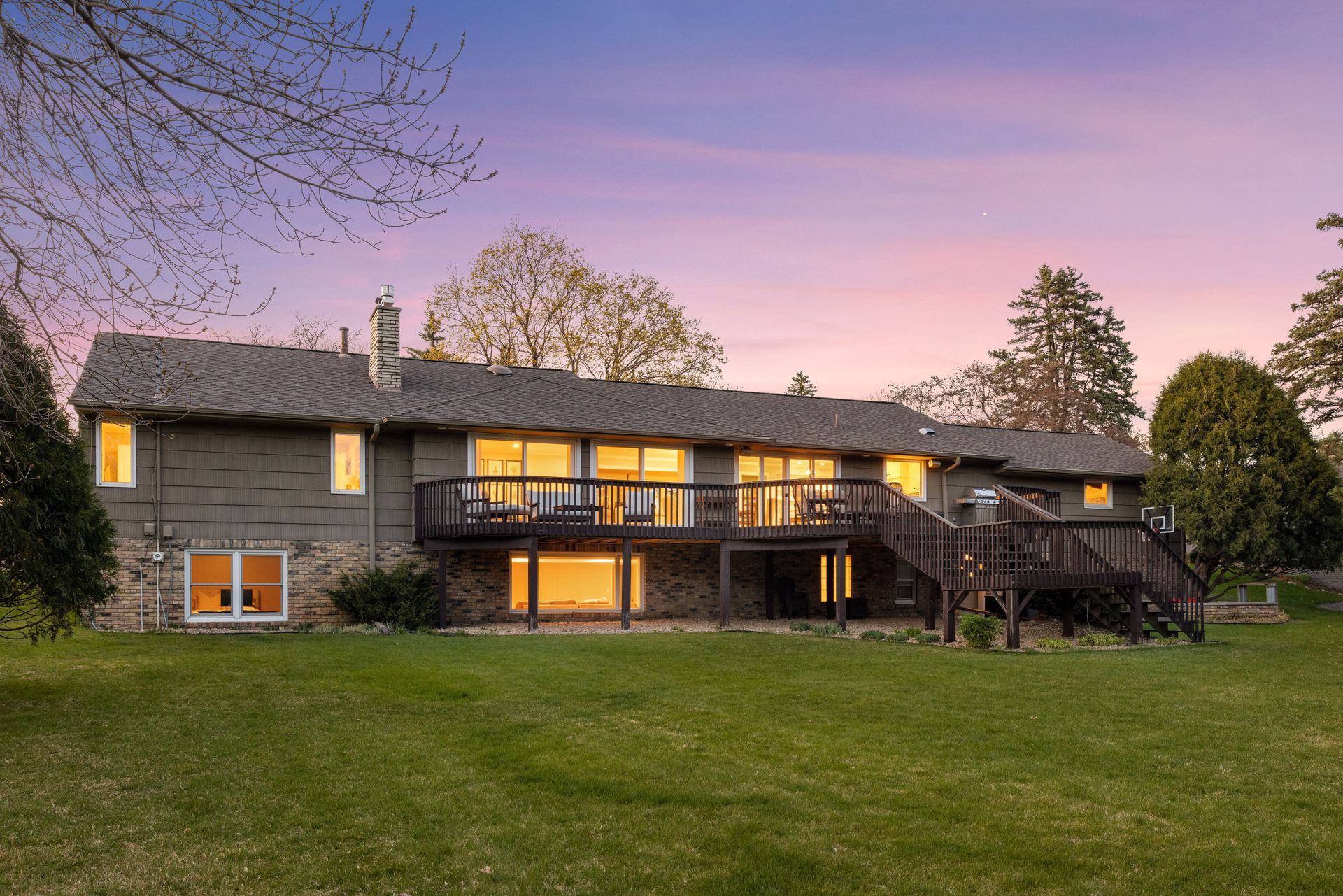  Updated Rambler in Edina with Stunning Pond Views - 物件實景