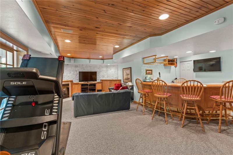 Venetia, Pennsylvania, 15367, United States, 4 Bedrooms Bedrooms, ,5 BathroomsBathrooms,Residential,For Sale,1872304