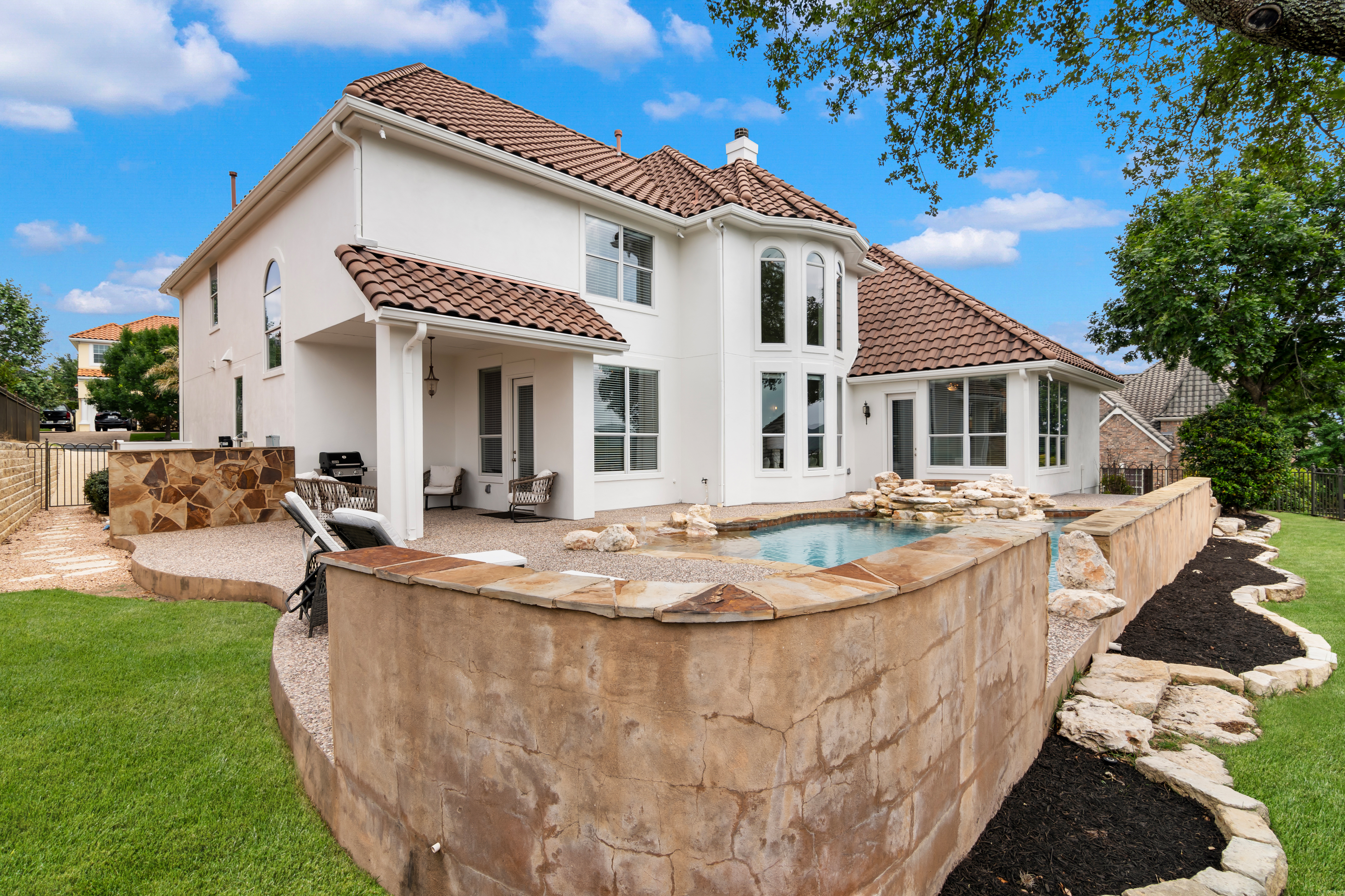  Elegant Mediterranean Retreat in The Dominion - 物件實景