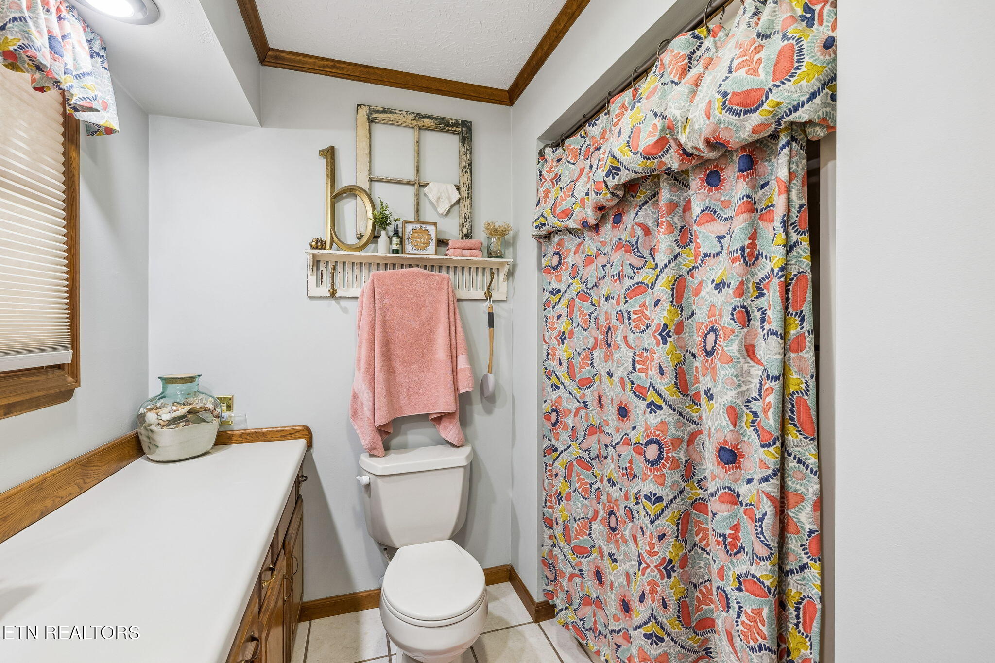Kingston, Tennessee, 37763, United States, 3 Bedrooms Bedrooms, ,3 BathroomsBathrooms,Residential,For Sale,2013795