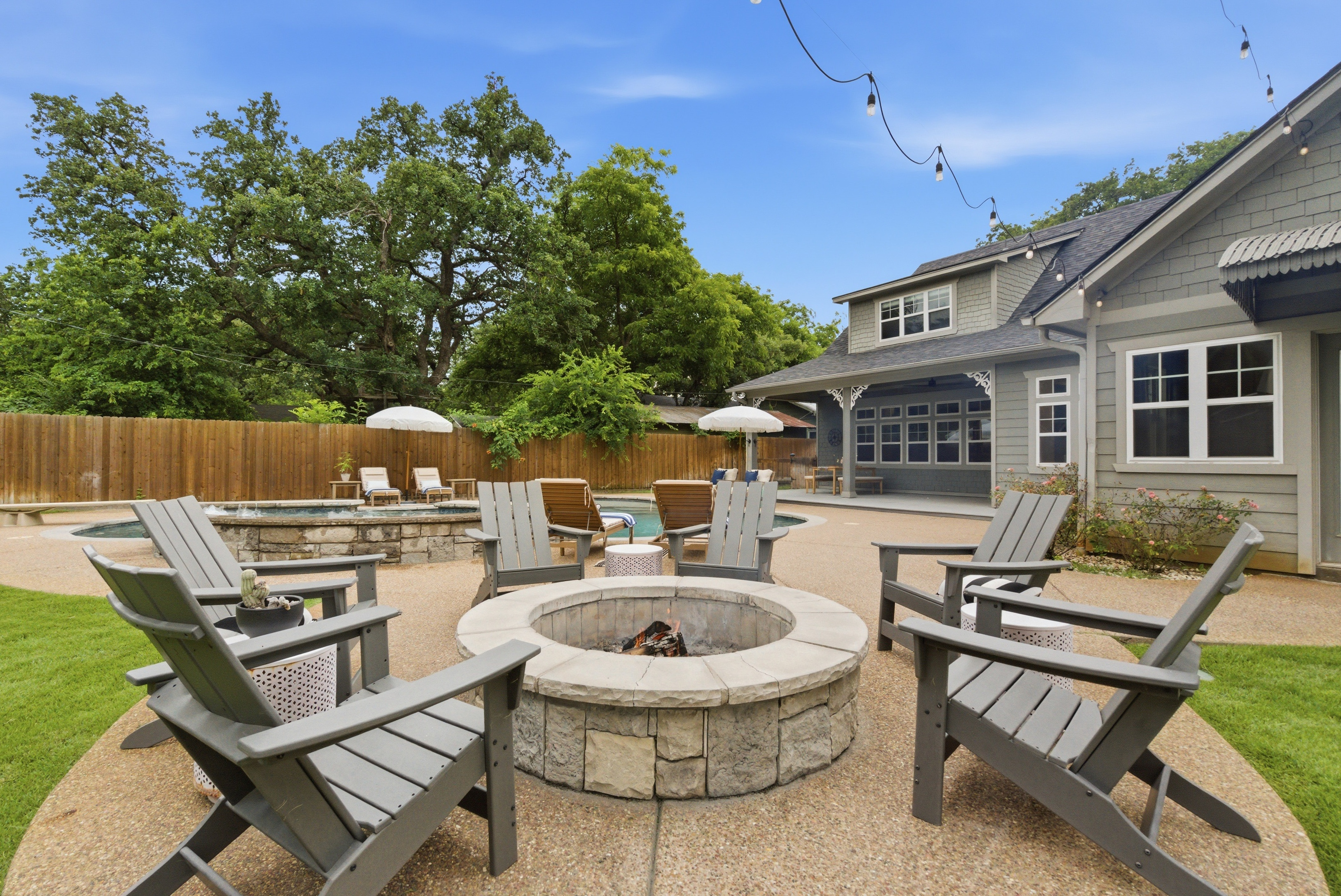  907 Cherry Street  Luxury Home for Sale in Graham, Texas - 物件實景