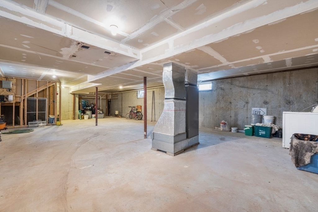 Providence, Rhode Island, 02920, United States, 6 Bedrooms Bedrooms, ,2 BathroomsBathrooms,Residential,For Sale,1997016