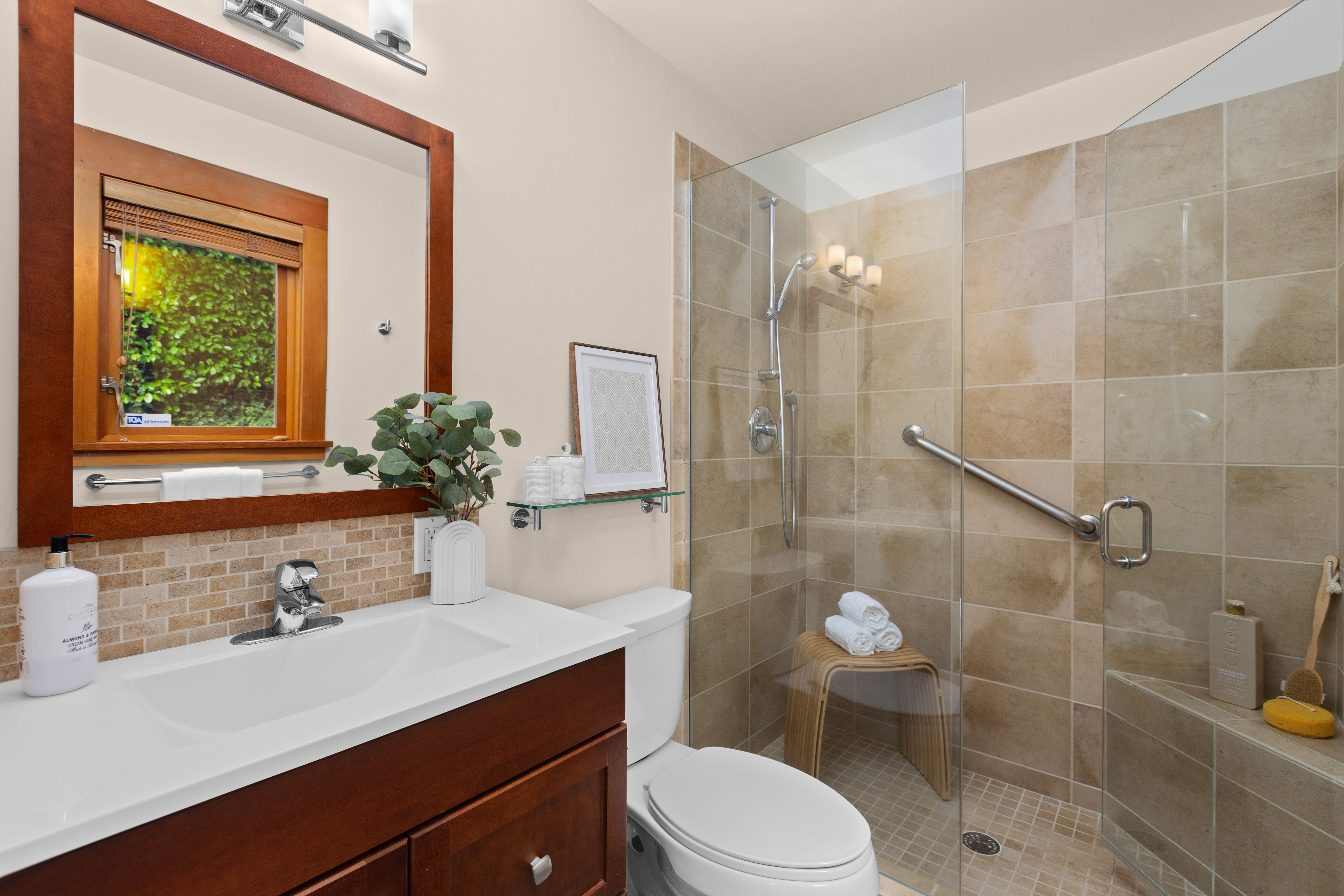  2223 39th Ave E, Seattle, WA 98112 - 物件實景