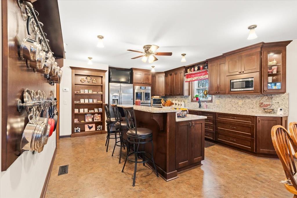 Cohutta, Georgia, 30710, United States, 3 Bedrooms Bedrooms, ,4 BathroomsBathrooms,Residential,For Sale,1998890