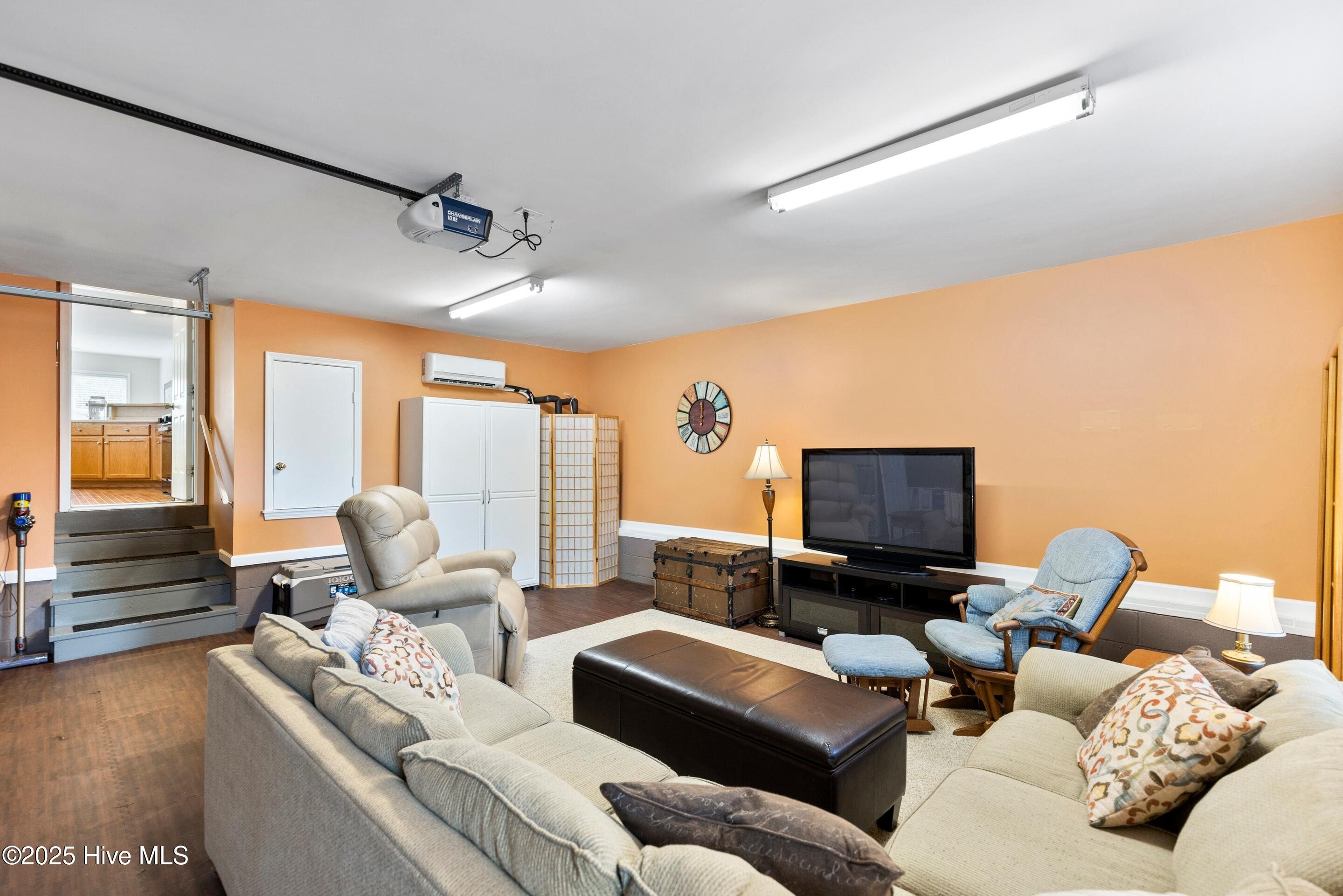 Wilmington, North Carolina, 28409, United States, 4 Bedrooms Bedrooms, ,3 BathroomsBathrooms,Residential,For Sale,1898708