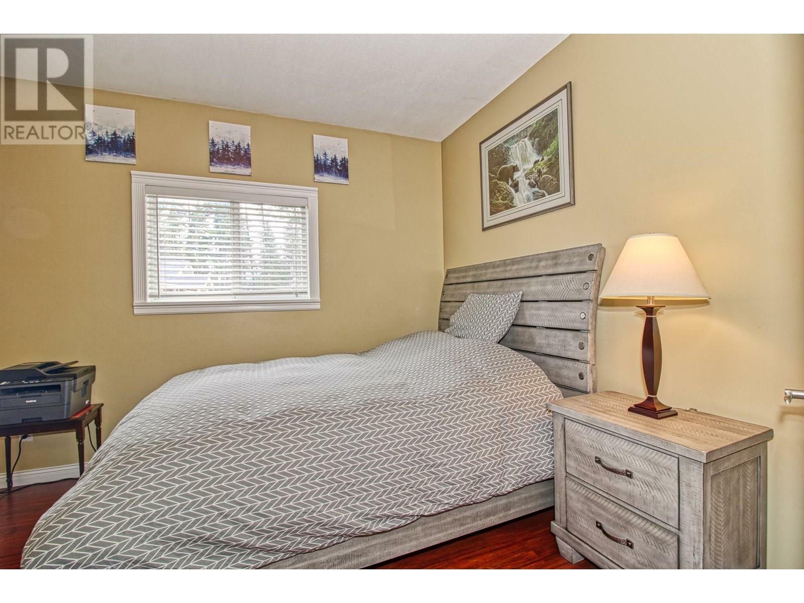 KELOWNA, British Columbia, V1Z 3W4, CA, 5 Bedrooms Bedrooms, ,3 BathroomsBathrooms,Residential,For Sale,1876914