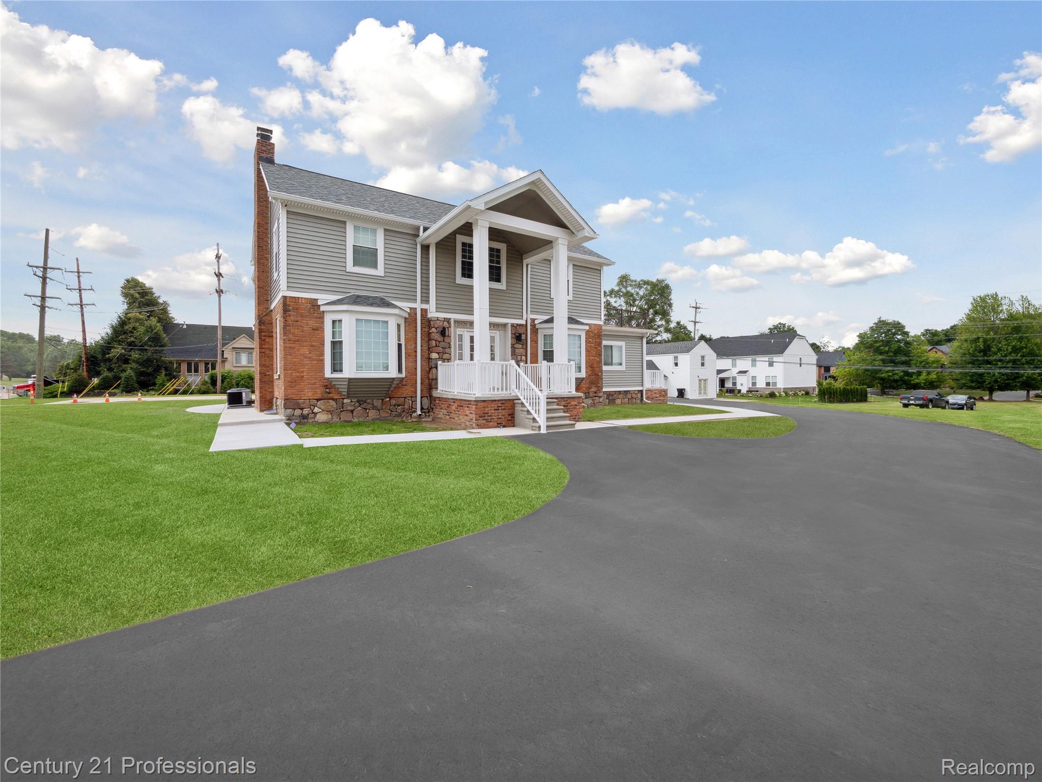 FarmingtonHills, Michigan, 48167, United States, 4 Bedrooms Bedrooms, ,4 BathroomsBathrooms,Residential,For Sale,1895323