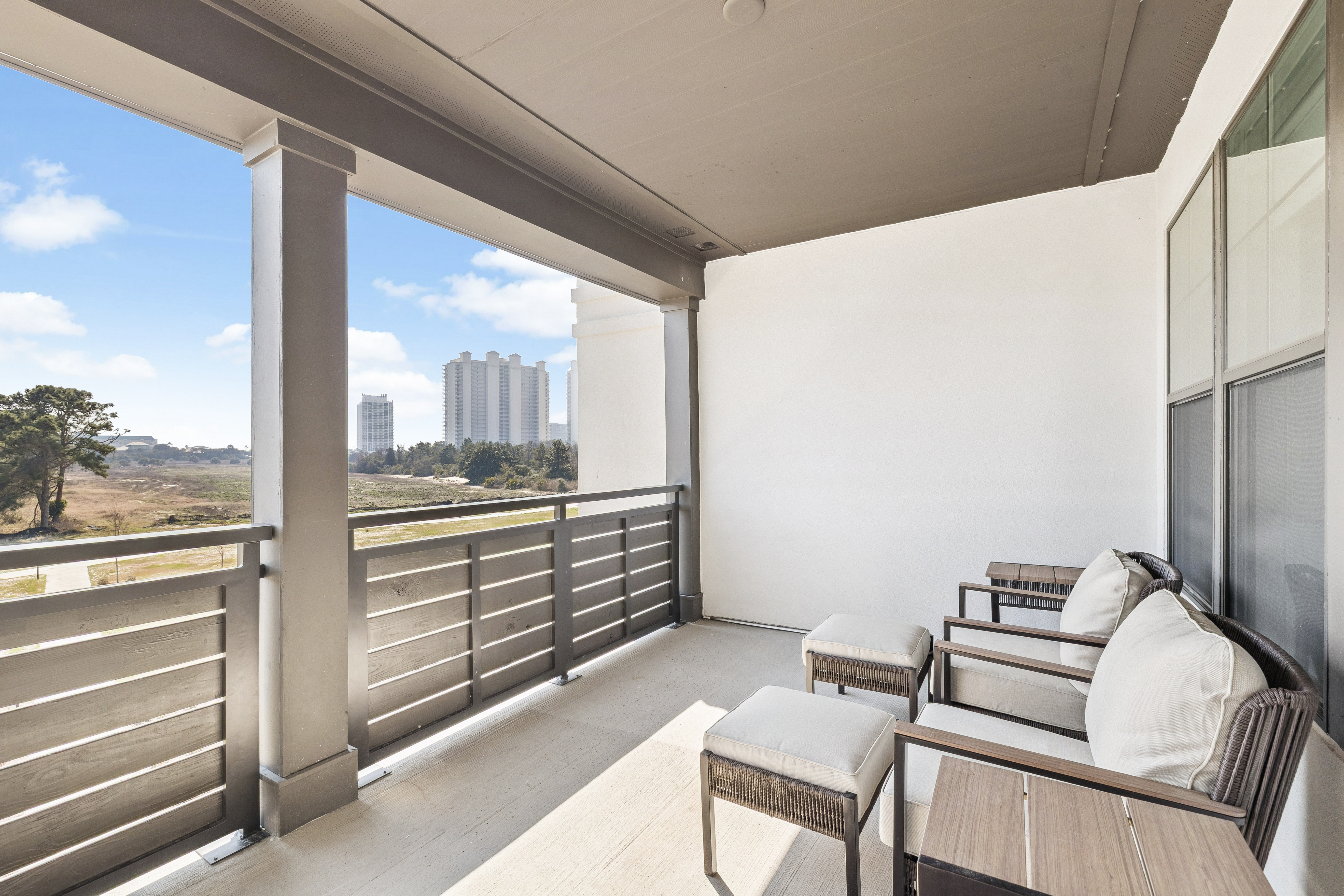  Fully Furnished Miramar Beach Condo with Premier Amenities & Beach Access - 物件實景