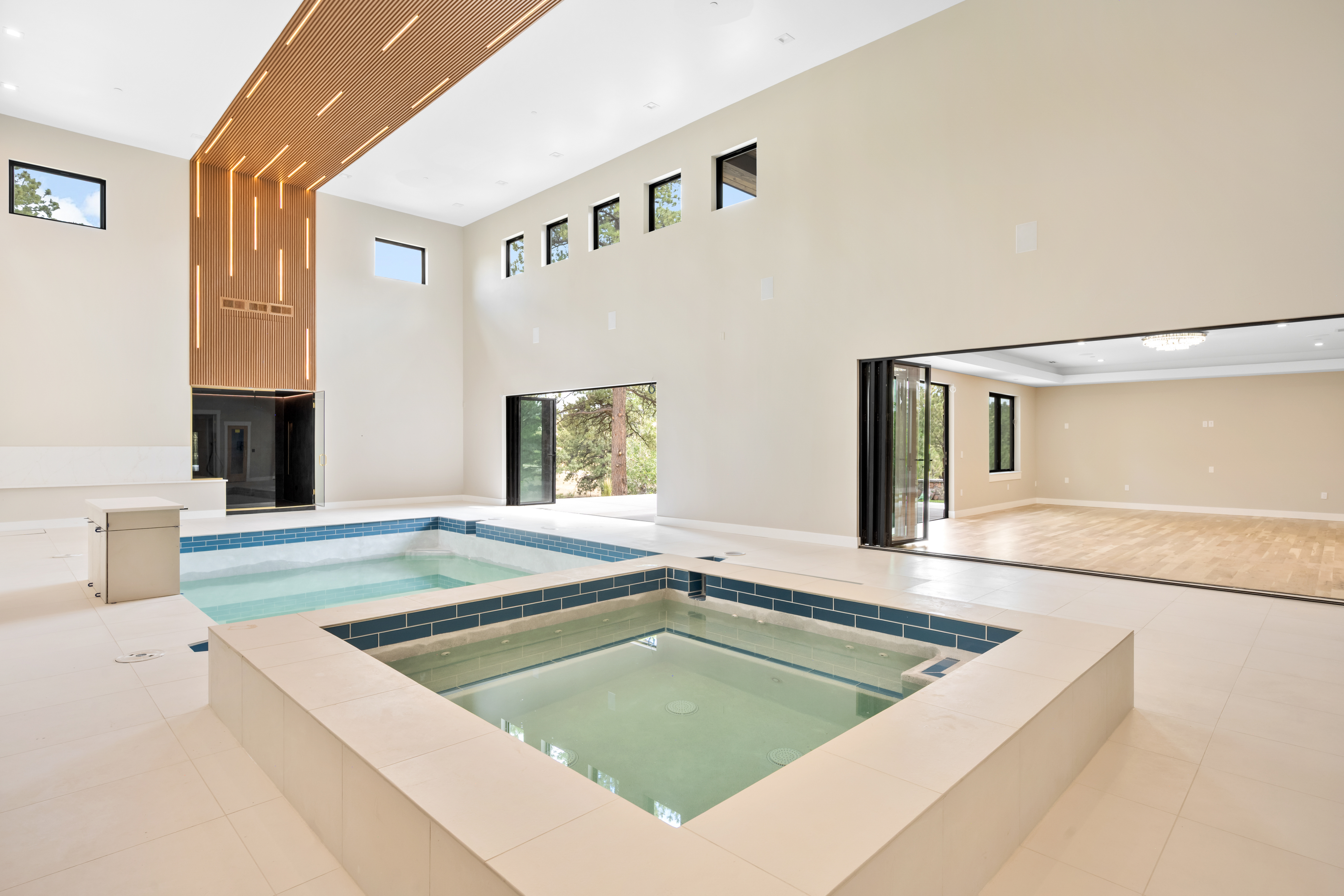  JUST FINISHED THIS YEAR Beautiful mountain estate- 10,521 finished square feet - 物件實景
