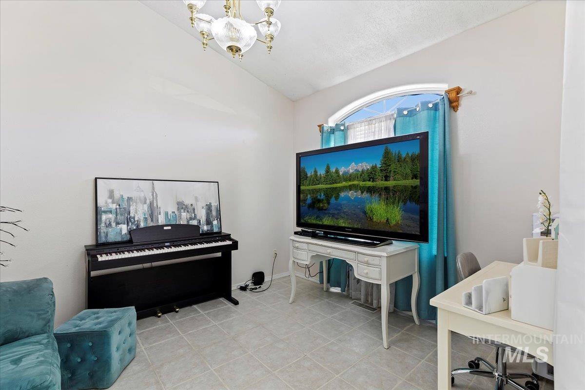 Nampa, Idaho, 83686-8635, United States, 4 Bedrooms Bedrooms, ,4 BathroomsBathrooms,Residential,For Sale,1907739