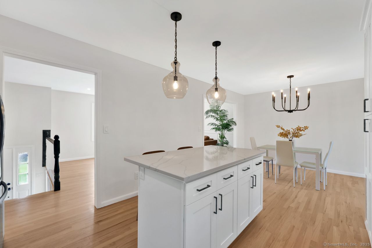 Milford, Connecticut, 06460, United States, 4 Bedrooms Bedrooms, ,3 BathroomsBathrooms,Residential,For Sale,1906885