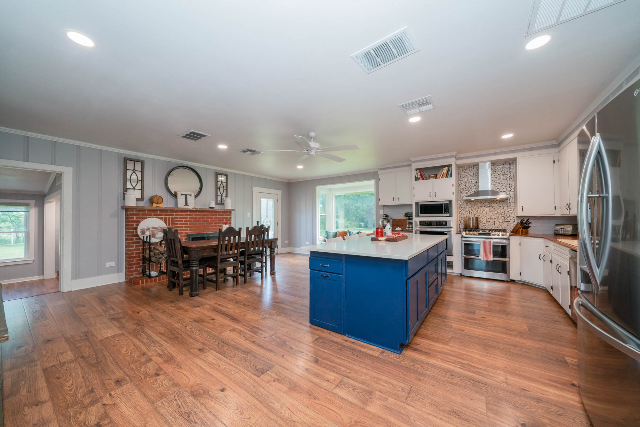 Jacksonville, Texas, 75766, United States, 4 Bedrooms Bedrooms, ,3 BathroomsBathrooms,Residential,For Sale,1975074