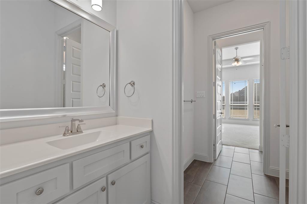 Shady Shores, Texas, 76208, United States, 4 Bedrooms Bedrooms, ,4 BathroomsBathrooms,Residential,For Sale,1983934