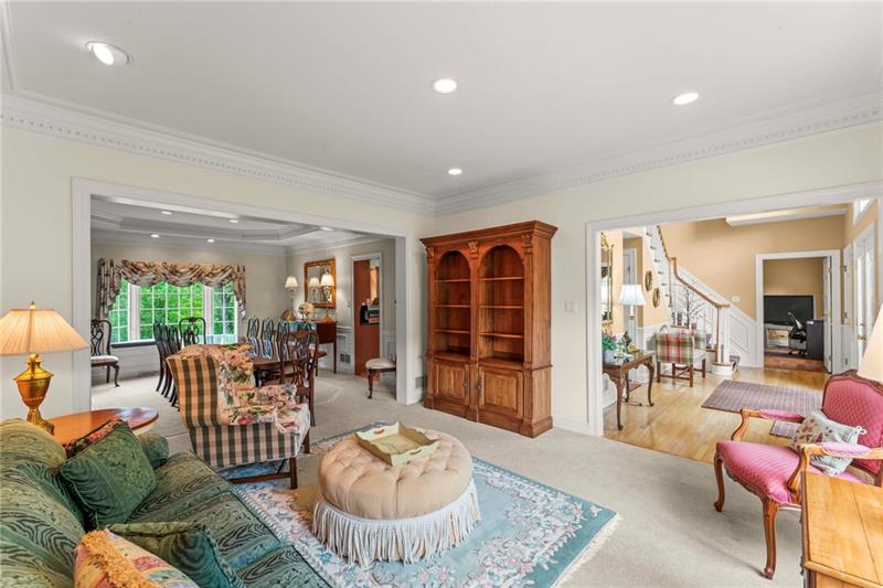 Venetia, Pennsylvania, 15367, United States, 4 Bedrooms Bedrooms, ,5 BathroomsBathrooms,Residential,For Sale,1872304