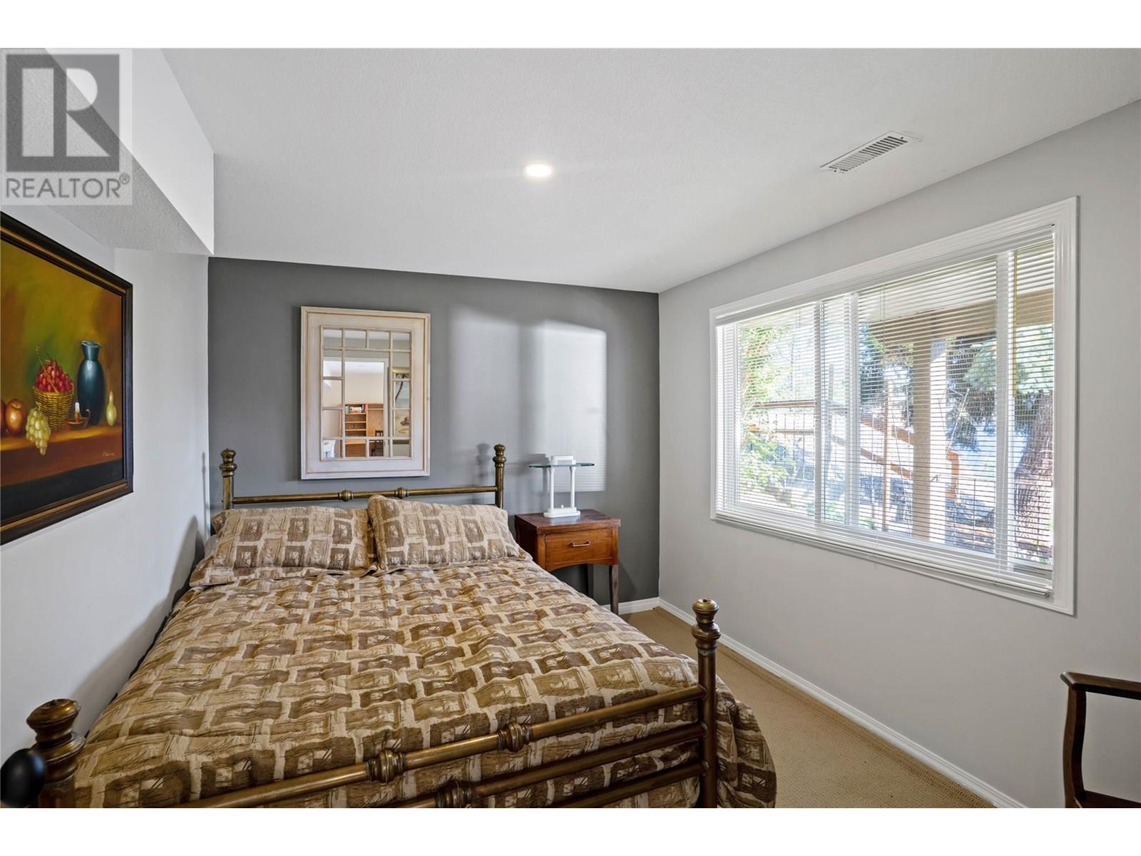 KELOWNA, British Columbia, V1V 2C3, CA, 5 Bedrooms Bedrooms, ,2 BathroomsBathrooms,Residential,For Sale,1911113