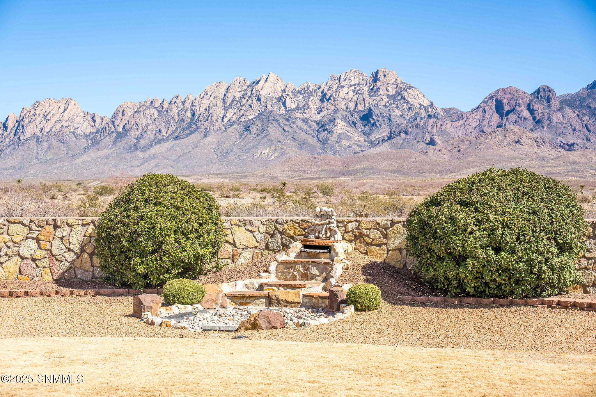 Las Cruces, New Mexico, 88011, United States, 4 Bedrooms Bedrooms, ,5 BathroomsBathrooms,Residential,For Sale,1709663