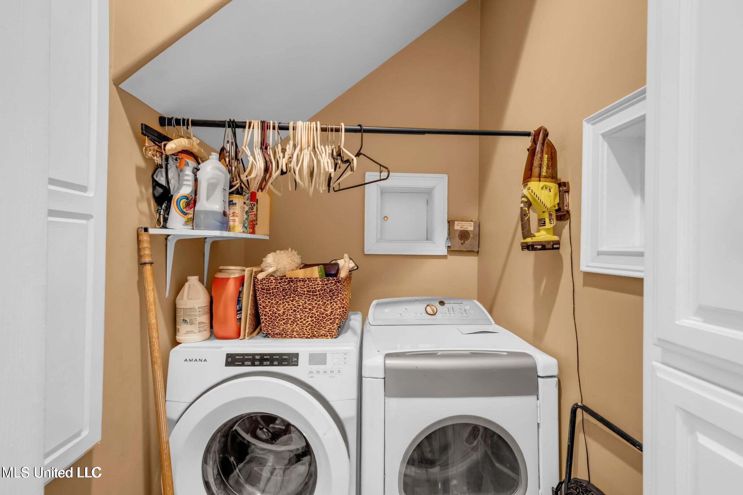 Biloxi, Mississippi, 39530, United States, 3 Bedrooms Bedrooms, ,3 BathroomsBathrooms,Residential,For Sale,1991800