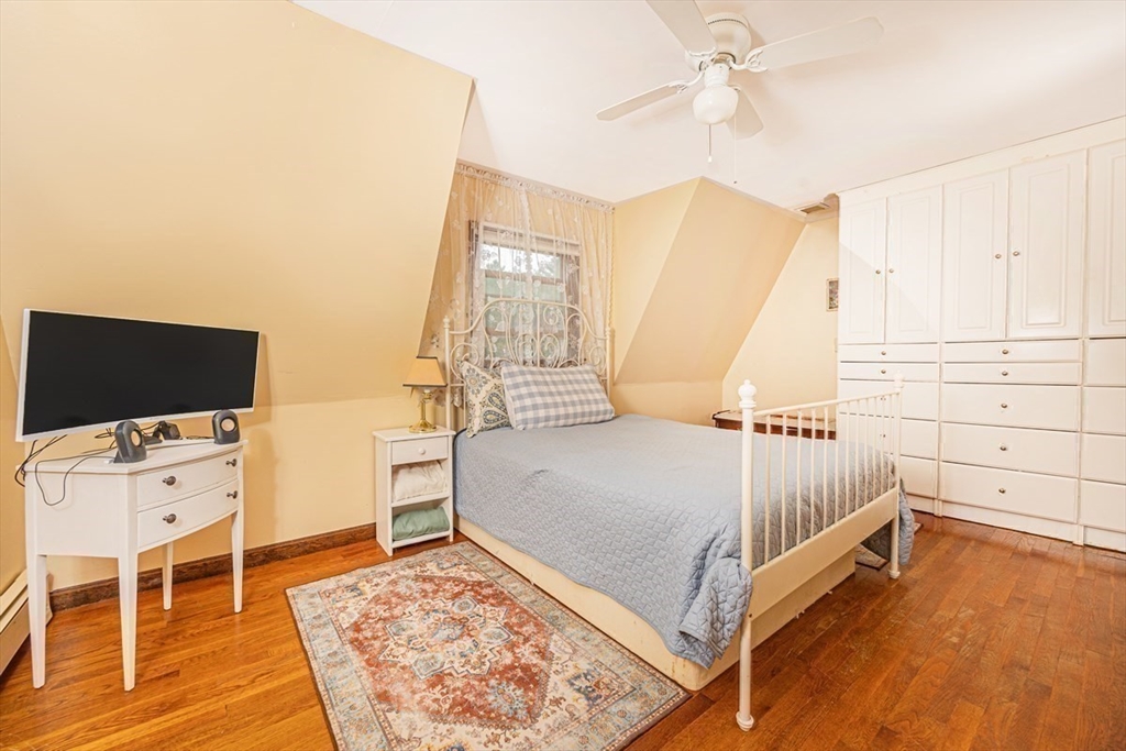 Rochester, Massachusetts, 02770, United States, 3 Bedrooms Bedrooms, ,2 BathroomsBathrooms,Residential,For Sale,1902514