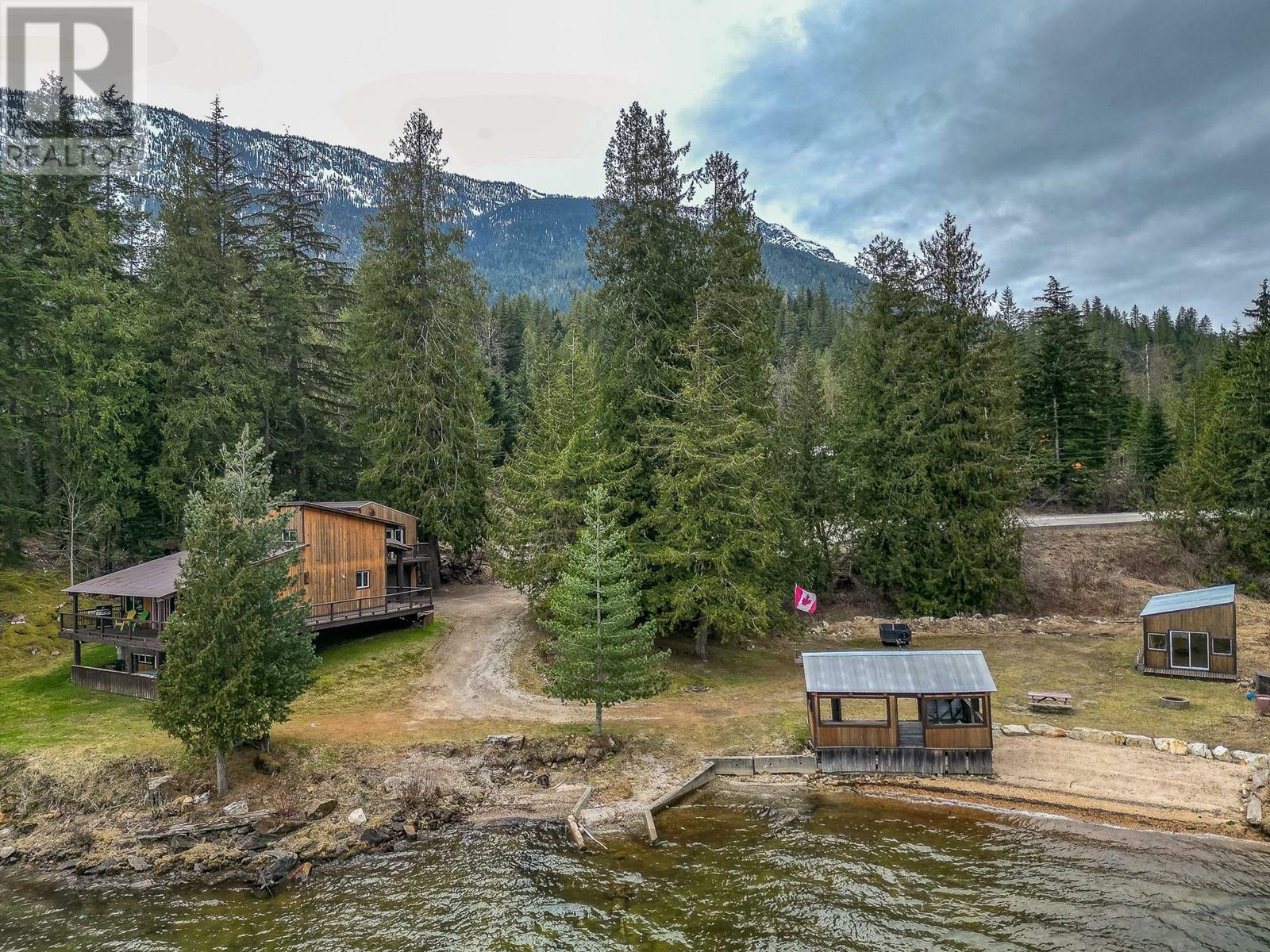 REVELSTOKE, British Columbia, V0E 2S0, CA, 4 Bedrooms Bedrooms, ,2 BathroomsBathrooms,Residential,For Sale,1838033