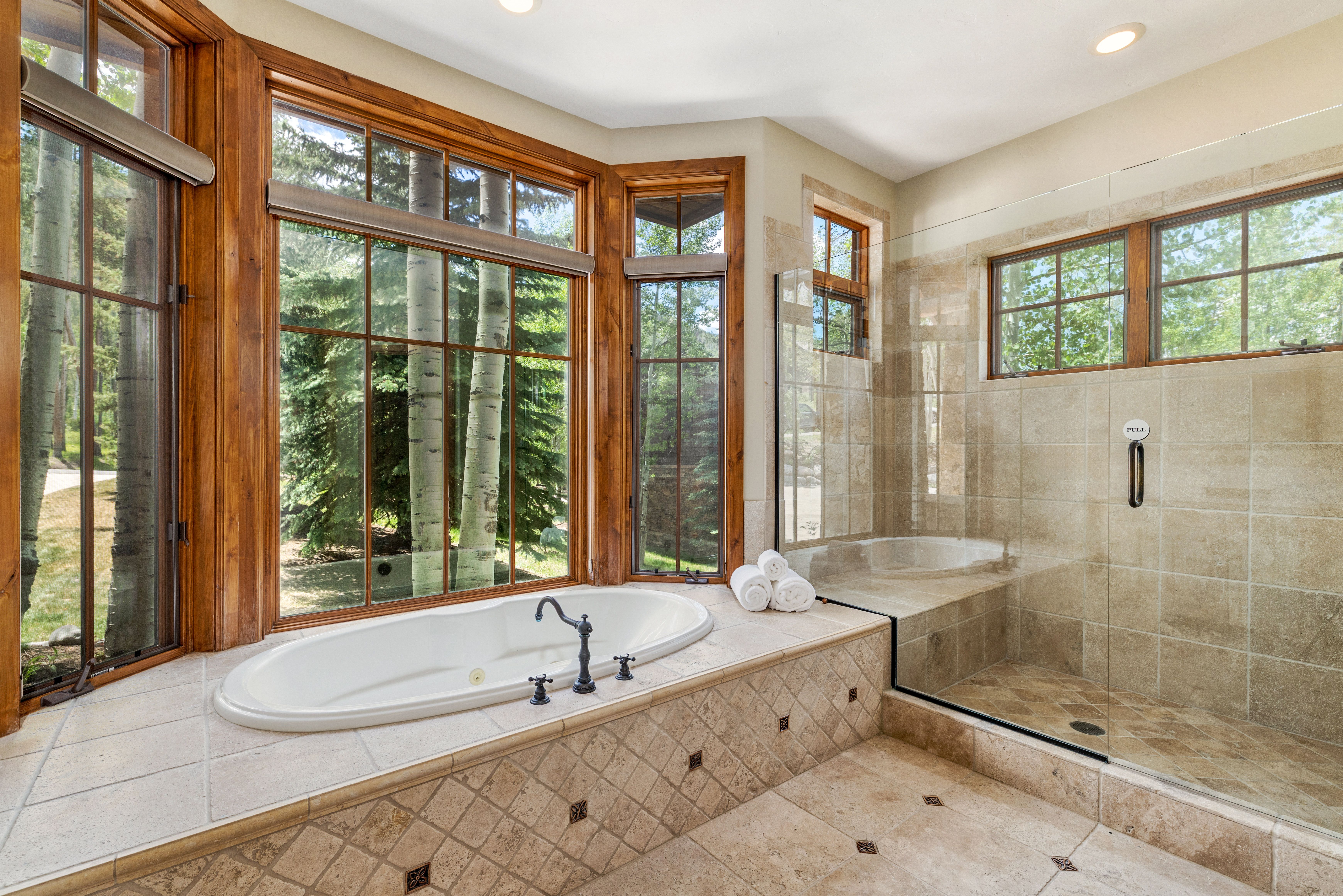  317 Elk Woods is the Kind of Mountain Estate that Earns its Setting - 物件實景