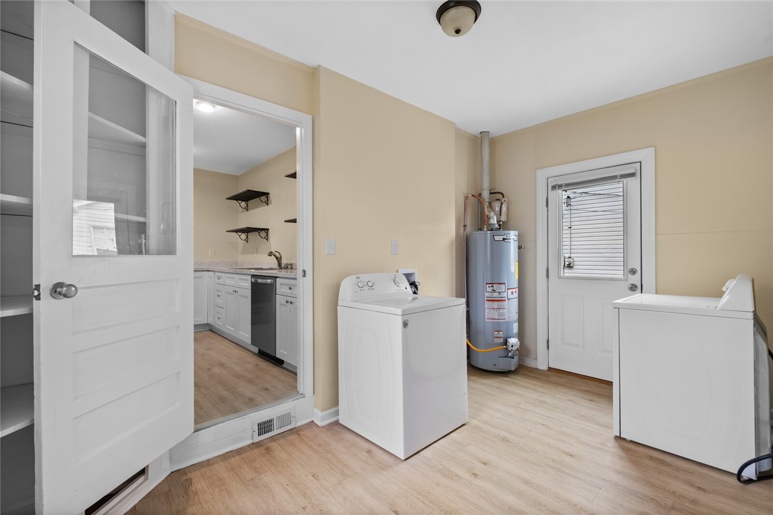 Bentonville, Arkansas, 72712, United States, 2 Bedrooms Bedrooms, ,1 BathroomBathrooms,Residential,For Sale,1793359