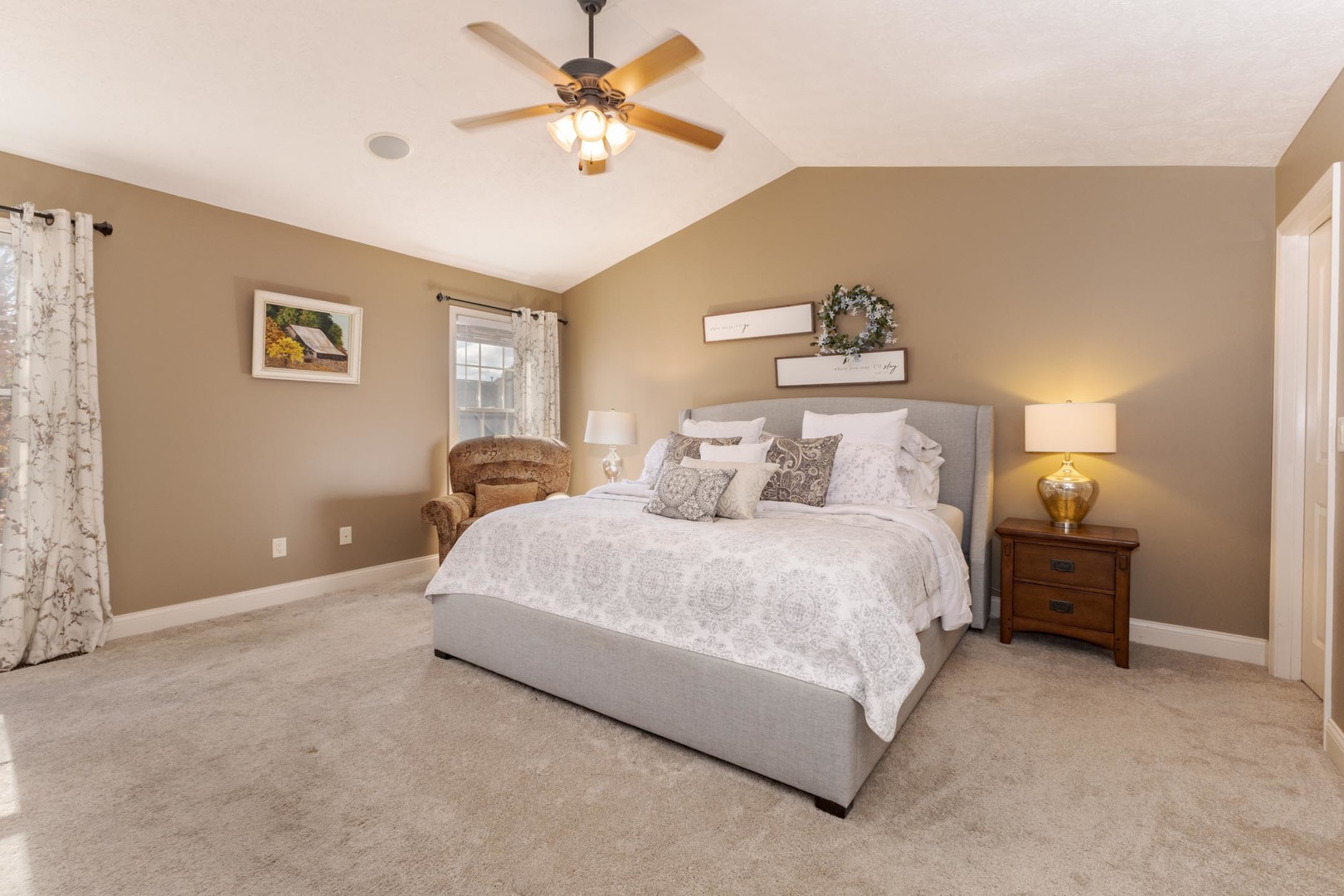 Bloomington, Illinois, 61704, United States, 4 Bedrooms Bedrooms, ,4 BathroomsBathrooms,Residential,For Sale,1996227