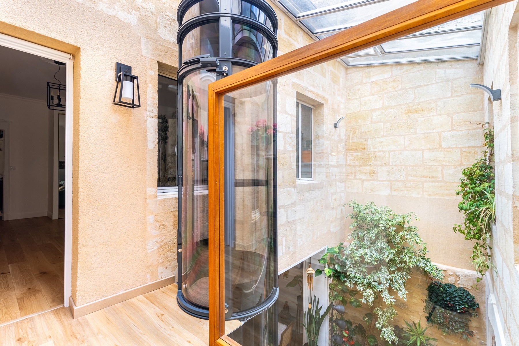  BORDEAUX – PUBLIC GARDEN – STONE TOWNHOUSE – PATIO – 250 SQM – GARAGE – ELEVATOR - 物件實景