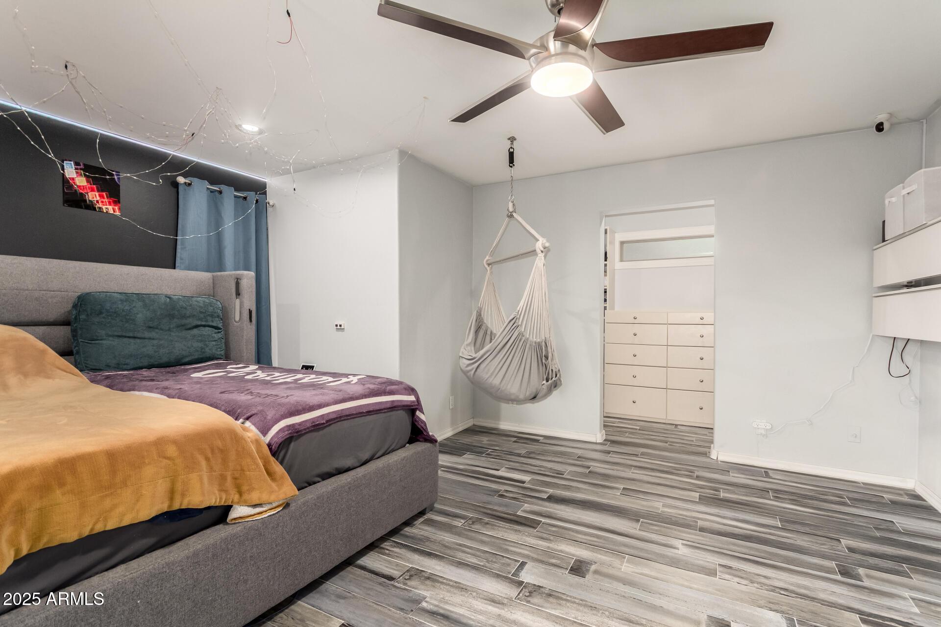 Phoenix, Arizona, 85007, United States, 4 Bedrooms Bedrooms, ,3 BathroomsBathrooms,Residential,For Sale,1980366