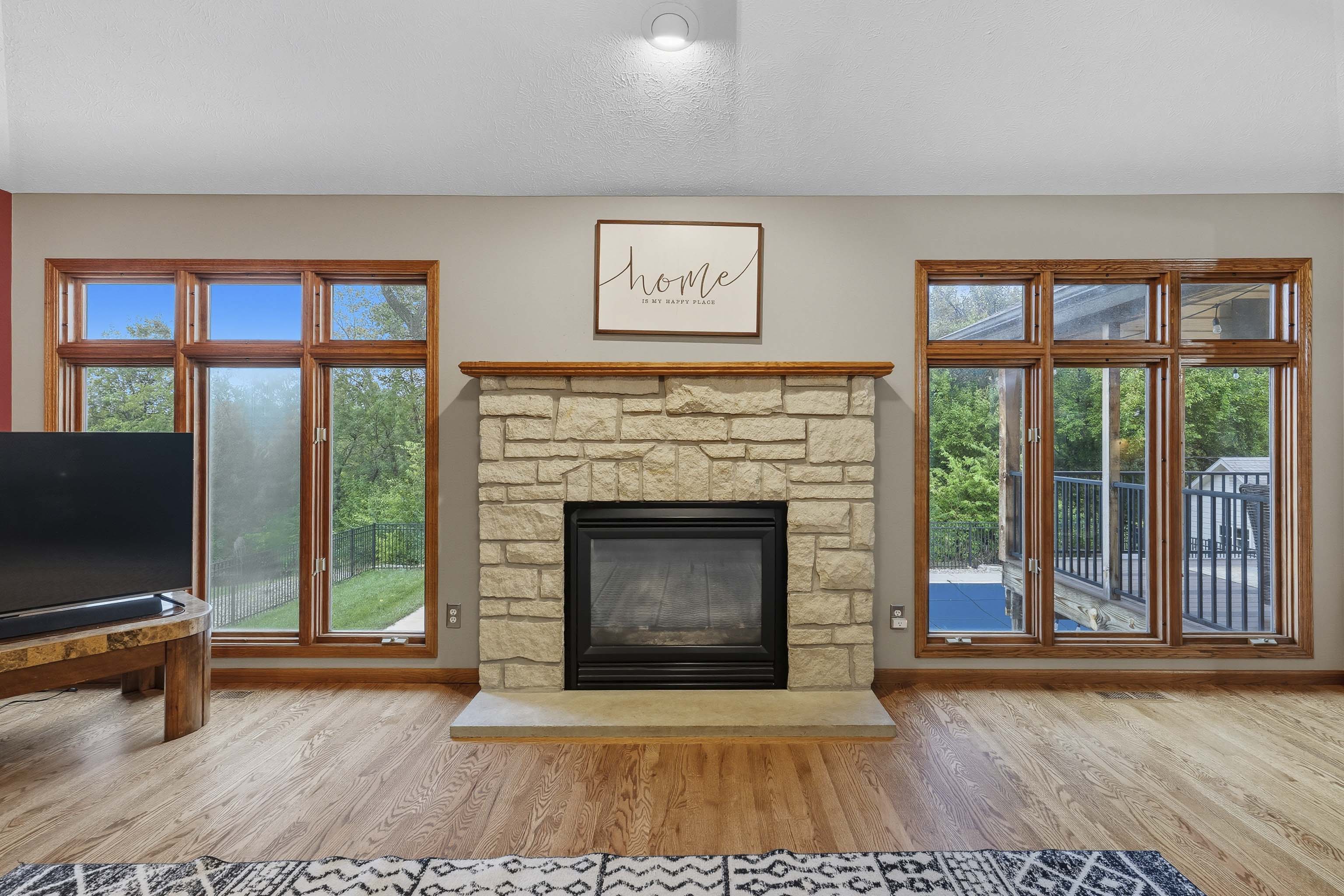 Manhattan, Kansas, 66502, United States, 5 Bedrooms Bedrooms, ,3 BathroomsBathrooms,Residential,For Sale,1960988