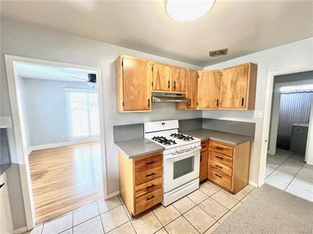 Fullerton, California, 92831, United States, 2 Bedrooms Bedrooms, ,2 BathroomsBathrooms,Residential,For Sale,1921827